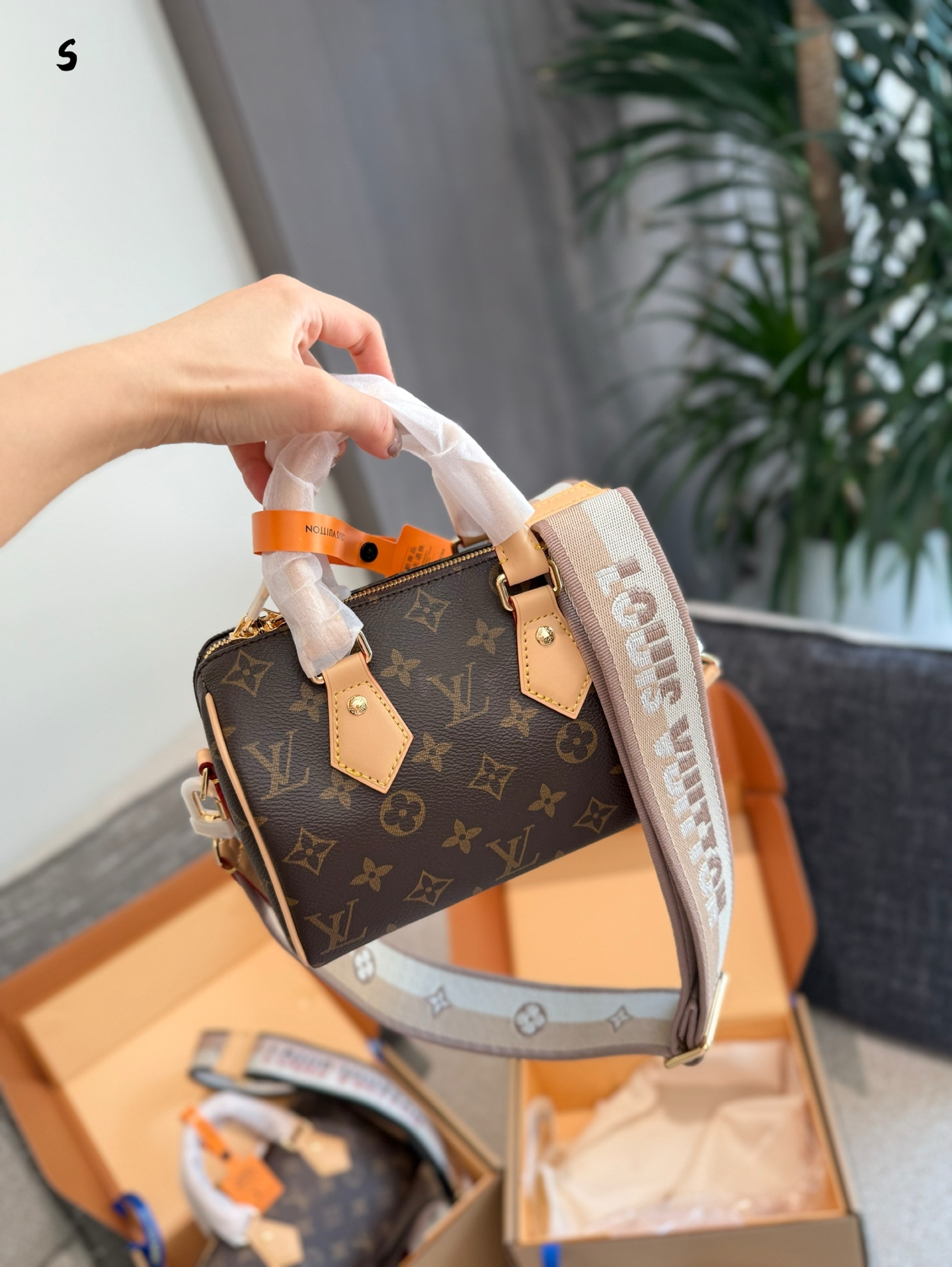 Louis Vuitton Speedy 20: Elegancia y Versatilidad en un Bolso Icónico 3 i1753696888926 447 0 1