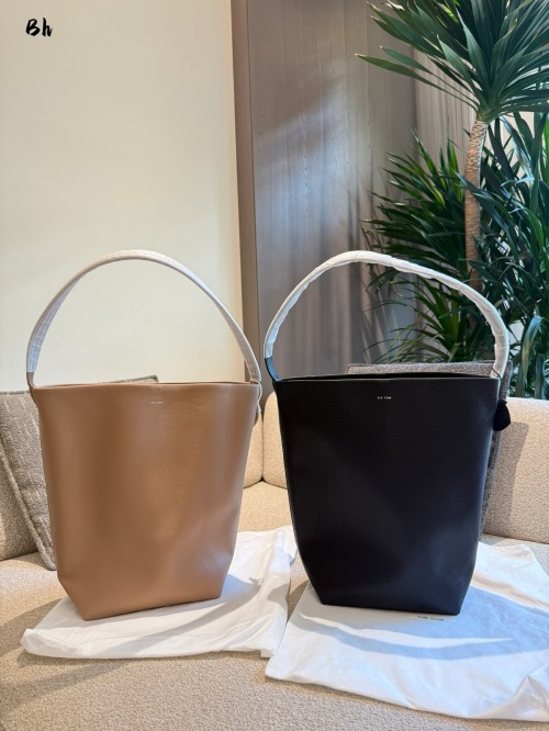 The Row N/S Park Large Leather Tote Bag - Minimalist Style, High Capacity 1 The Row N/S Park Large Leather Tote Bag - Minimalist Style, High Capacity