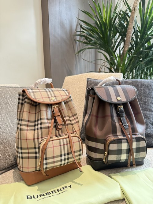 Burberry Classic Check Backpack, Lightweight and Roomy, 27 x 35 cm 1 Burberry Classic Check Backpack, Lightweight and Roomy, 27 x 35 cm