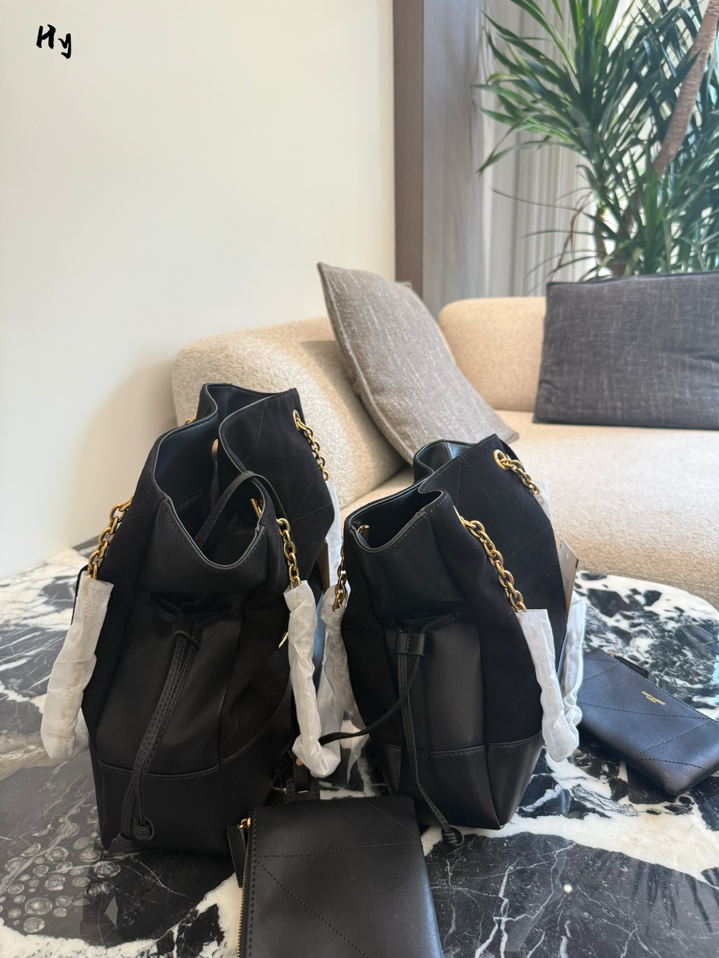Yves Saint Laurent Bolso Tote con Cordón de Gamuza, Negro, Gran Capacidad 7 i1754914115679 1177 0 5