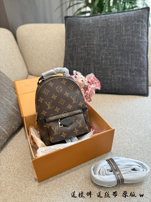 Louis Vuitton Mini Backpack Monogram Canvas, Versatile Style, 16x20cm 1 Louis Vuitton Mini Backpack Monogram Canvas, Versatile Style, 16x20cm