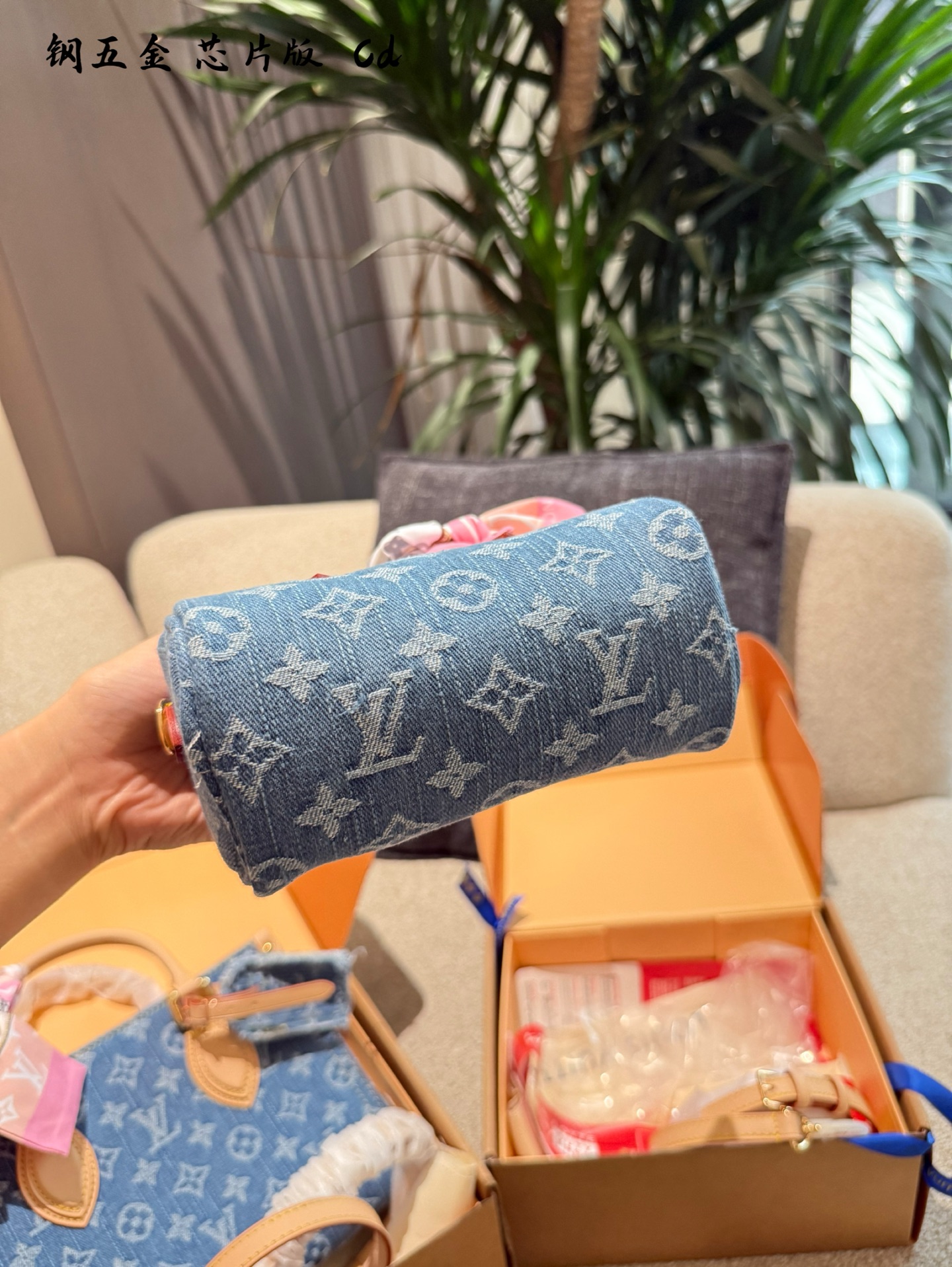 Louis Vuitton Nano Speedy Denim Bolso Bandolera Azul Claro Verano 7 i1755008622475 7569 0 5