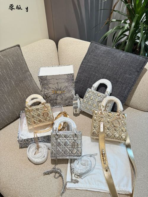 Bolso Lady Dior en piel de cordero metalizada plateada o dorada, tamaño mini 12 Bolso Lady Dior en piel de cordero metalizada plateada o dorada, tamaño mini