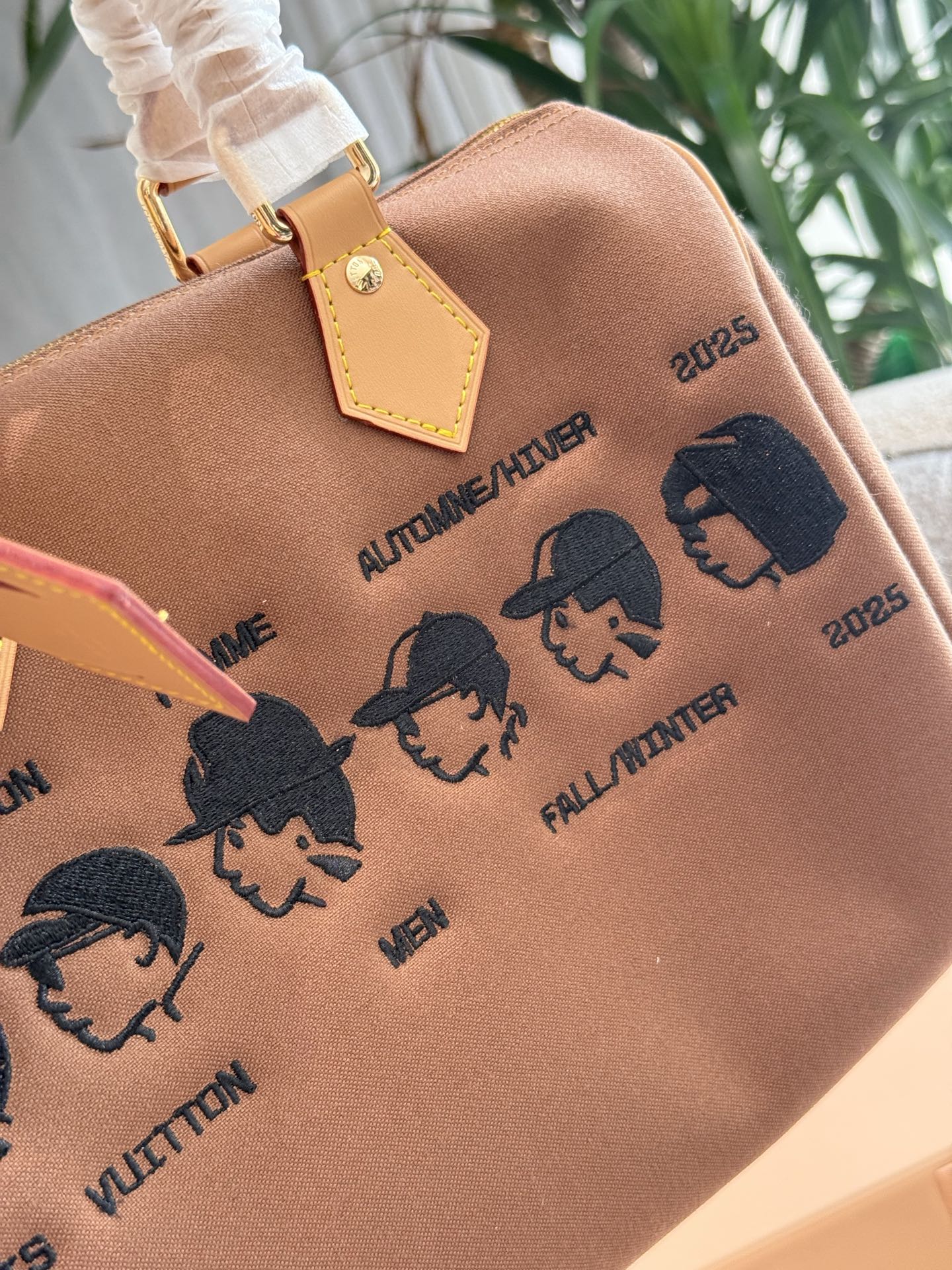 Louis Vuitton x Pharrell x Nigo Bolso Speedy con Detalles Bordados, 30 cm 8 i1755691662977 380 0 6
