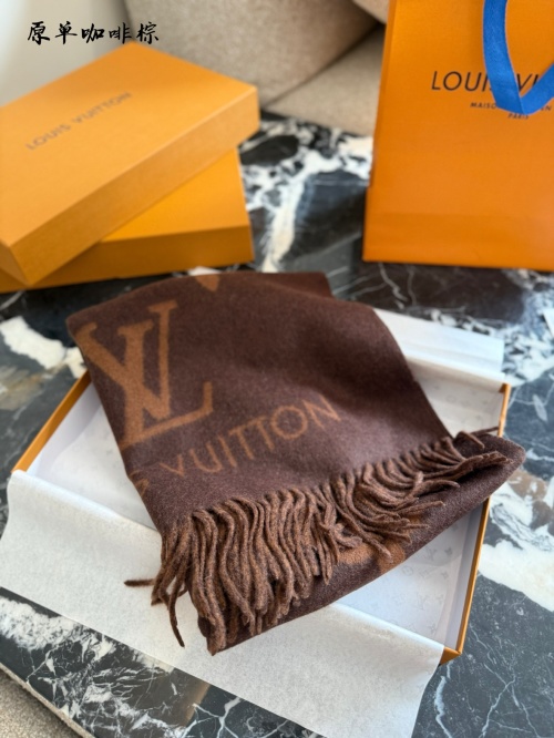 Elegante Bufanda Louis Vuitton de Cachemira Marrón con Flecos - Cálida y Sofisticada 22 Elegante Bufanda Louis Vuitton de Cachemira Marrón con Flecos – Cálida y Sofisticada