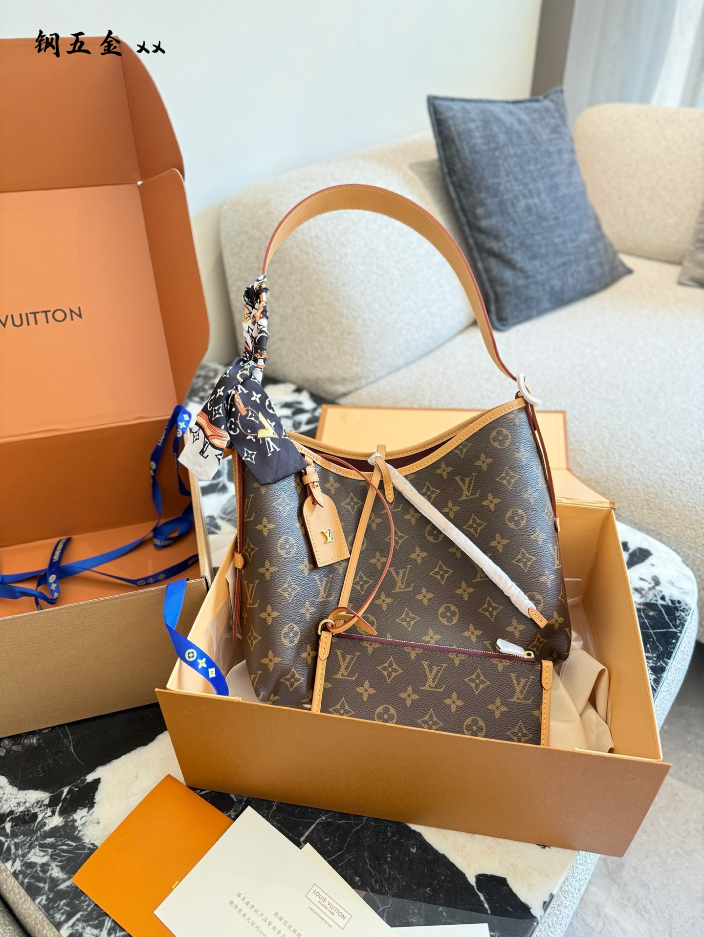 💰260
LV Neverfull火了很多年啦，老花购物袋届也有了新伙伴。Carryall=可以装下你的日常必备物品啦!

单肩、腋下、手拎、斜挎，小子包还可以改造哦~和neverfull一样，一得俩!30cm 全套包装