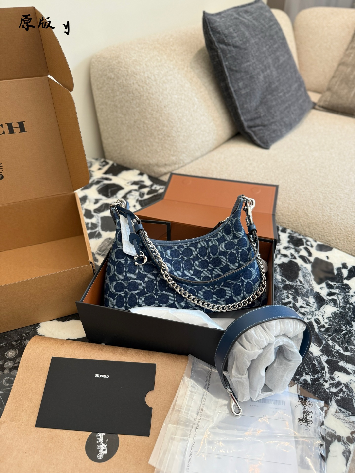 ¡Por fin ha salido el nuevo Coach Juliette con el estampado clásico! ¡Juliette por fin tiene el estampado clásico! Eleg…