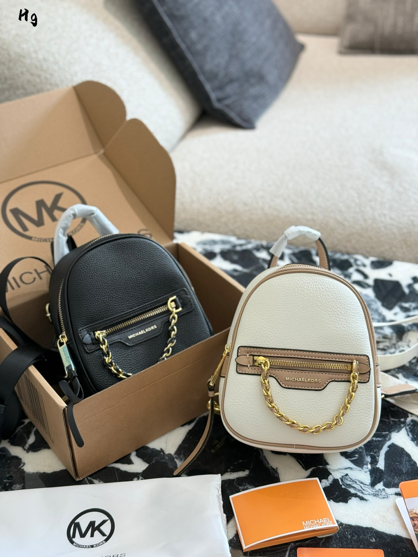 一只可斜挎的双肩包#MichaelKors #MK真香16×20