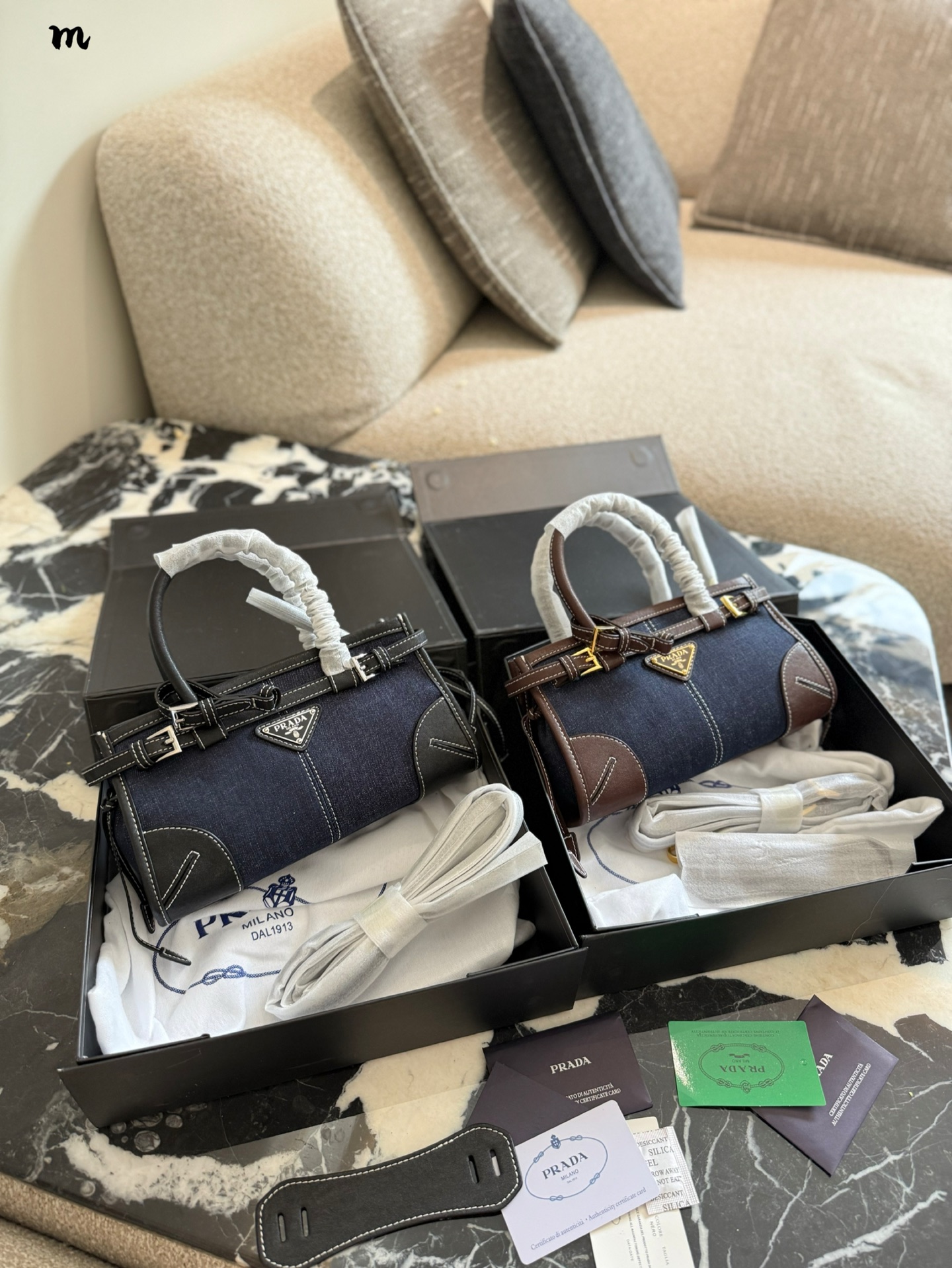 💰320 Prada Mini Bonnie 迷你包袋 九月浪漫上市 简约不简单 时尚即态度 25cm配盒子