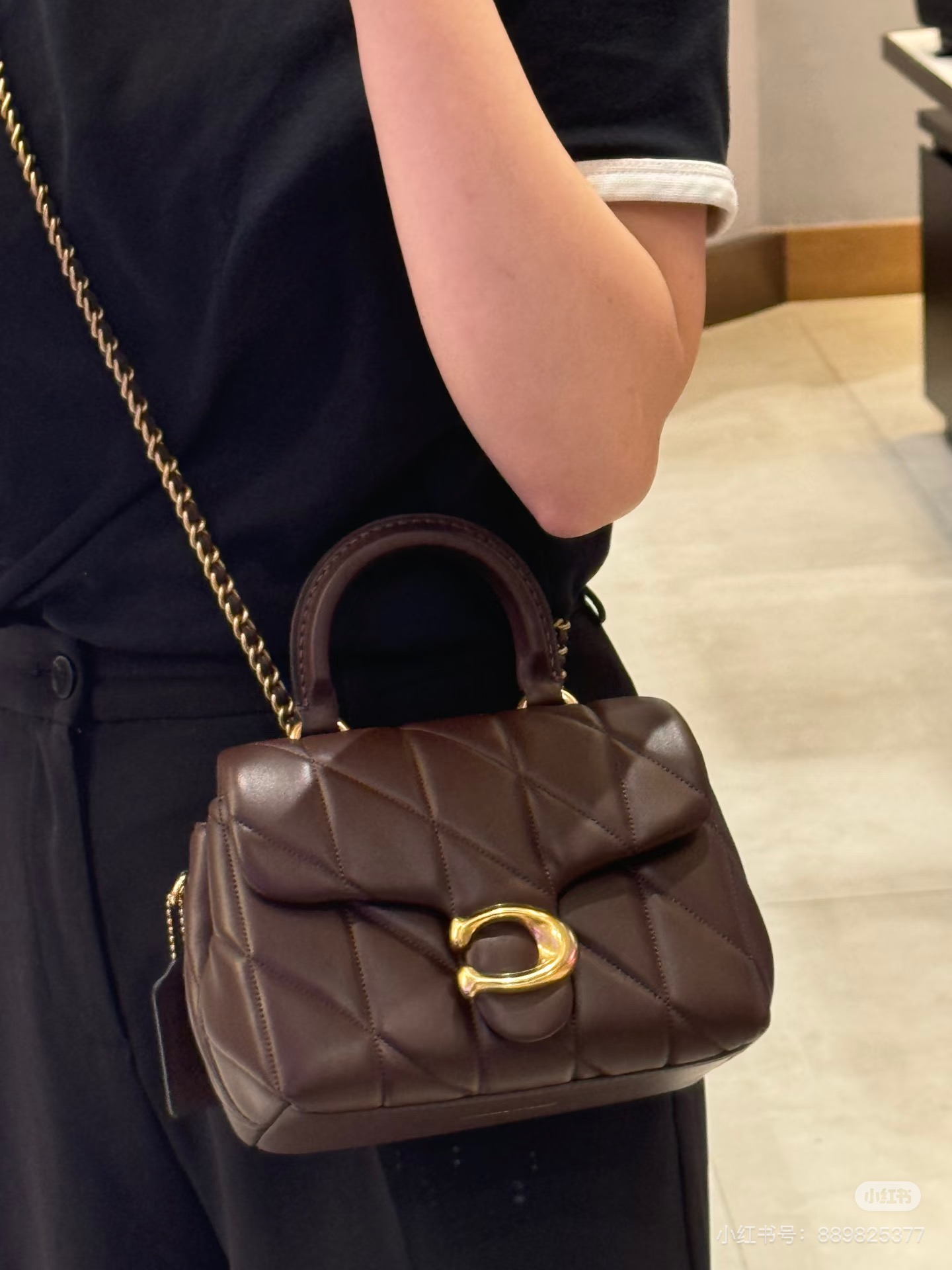 Bolso Coach Tabby Top Handle 20 Acolchado de Cuero Marrón con Bandolera