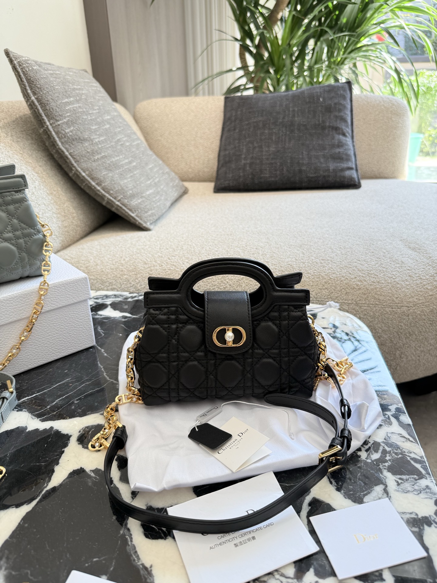 _df69sf_b4HMK6e-47TQxsuVoFmB41h7MZcwsndQ