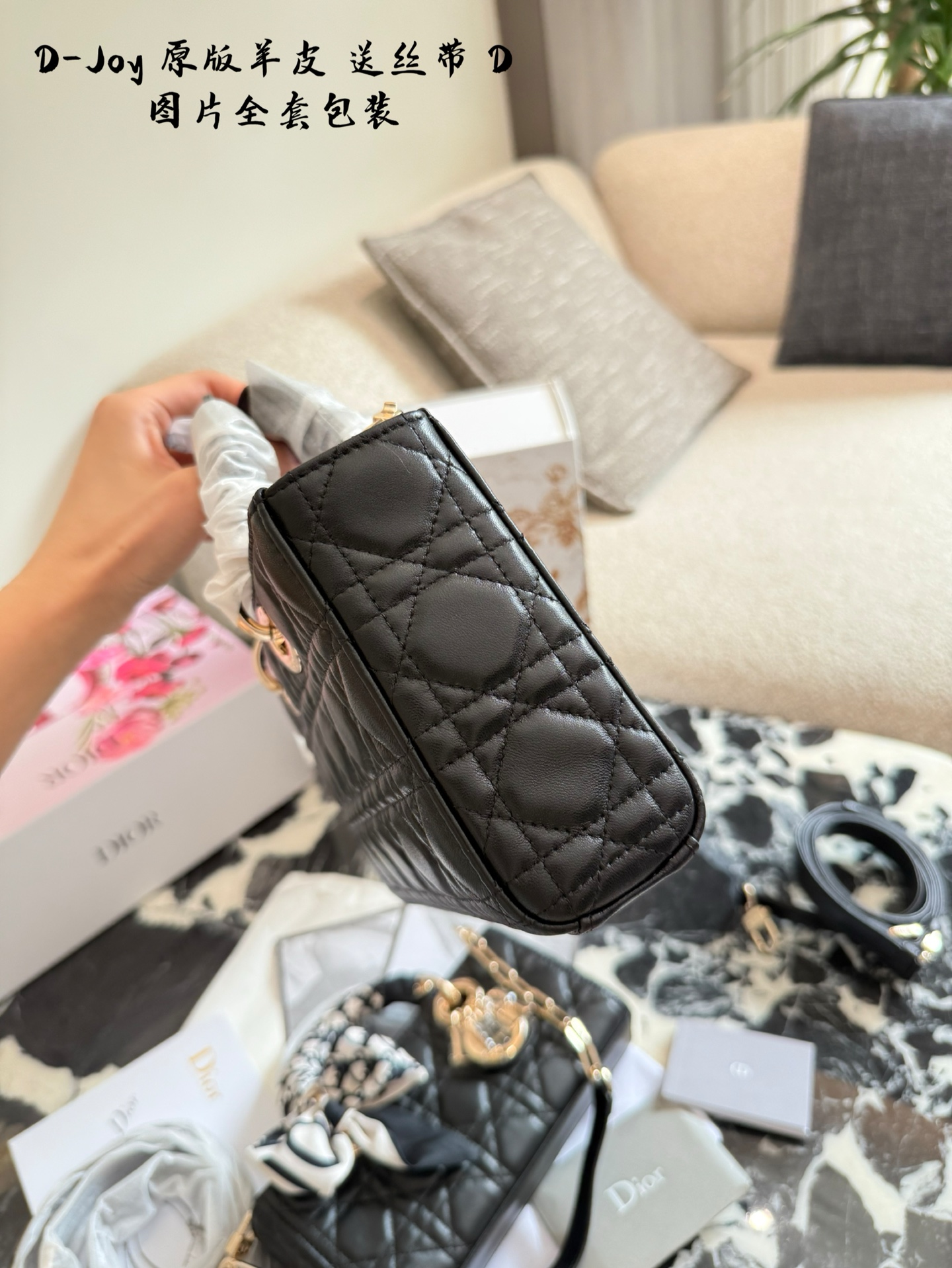 Dior Lady D-Joy Micro Bolso de Piel de Cordero - Cruise 2025 6 i1759220480279 9845 0 4
