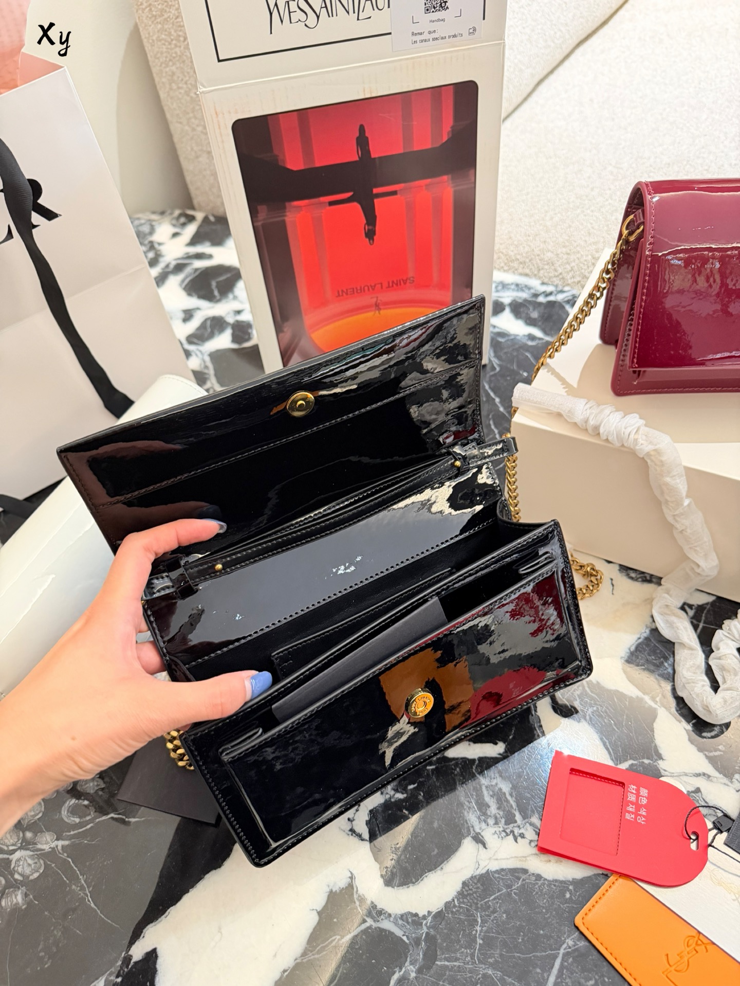 Yves Saint Laurent Bolso de Cadena en Charol con Logo, 24 cm 9 i1760273196583 7258 0 7