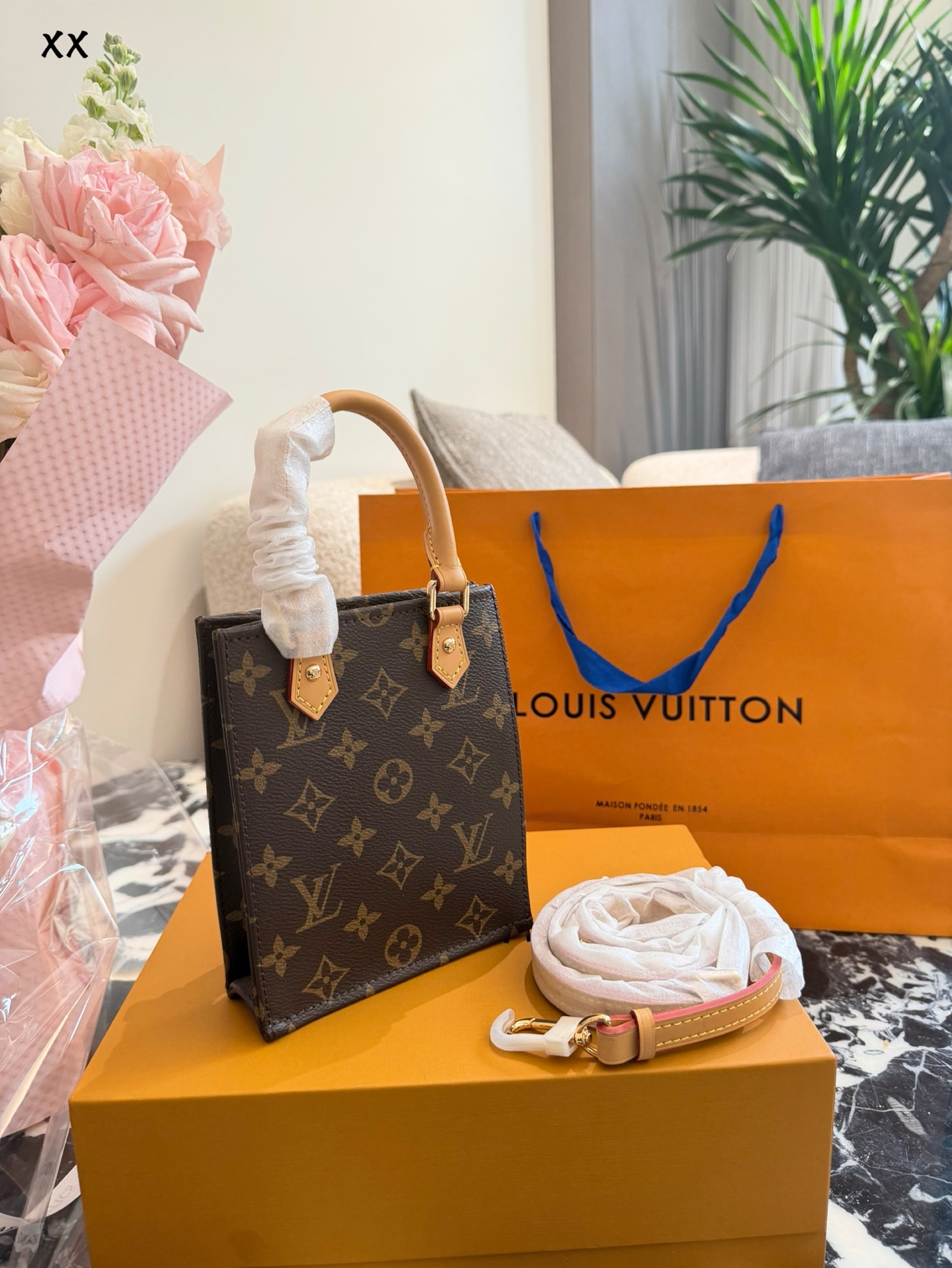 Louis Vuitton Petit Sac Plat Mini Bolso Totes de Lona Monograma Clásico 3 i1760275441272 3191 0 1