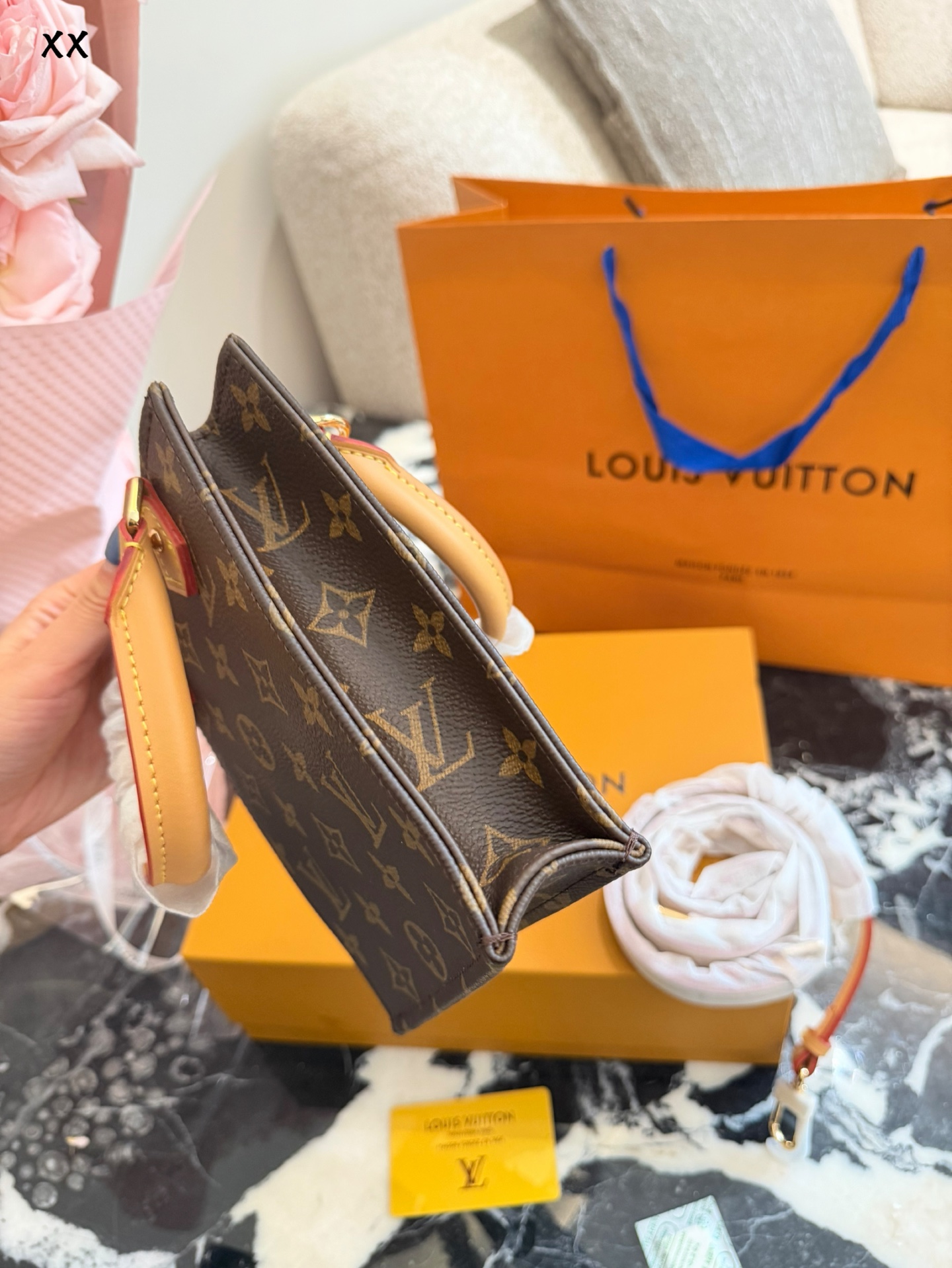 Louis Vuitton Petit Sac Plat Mini Bolso Totes de Lona Monograma Clásico 8 i1760275441848 1385 0 6