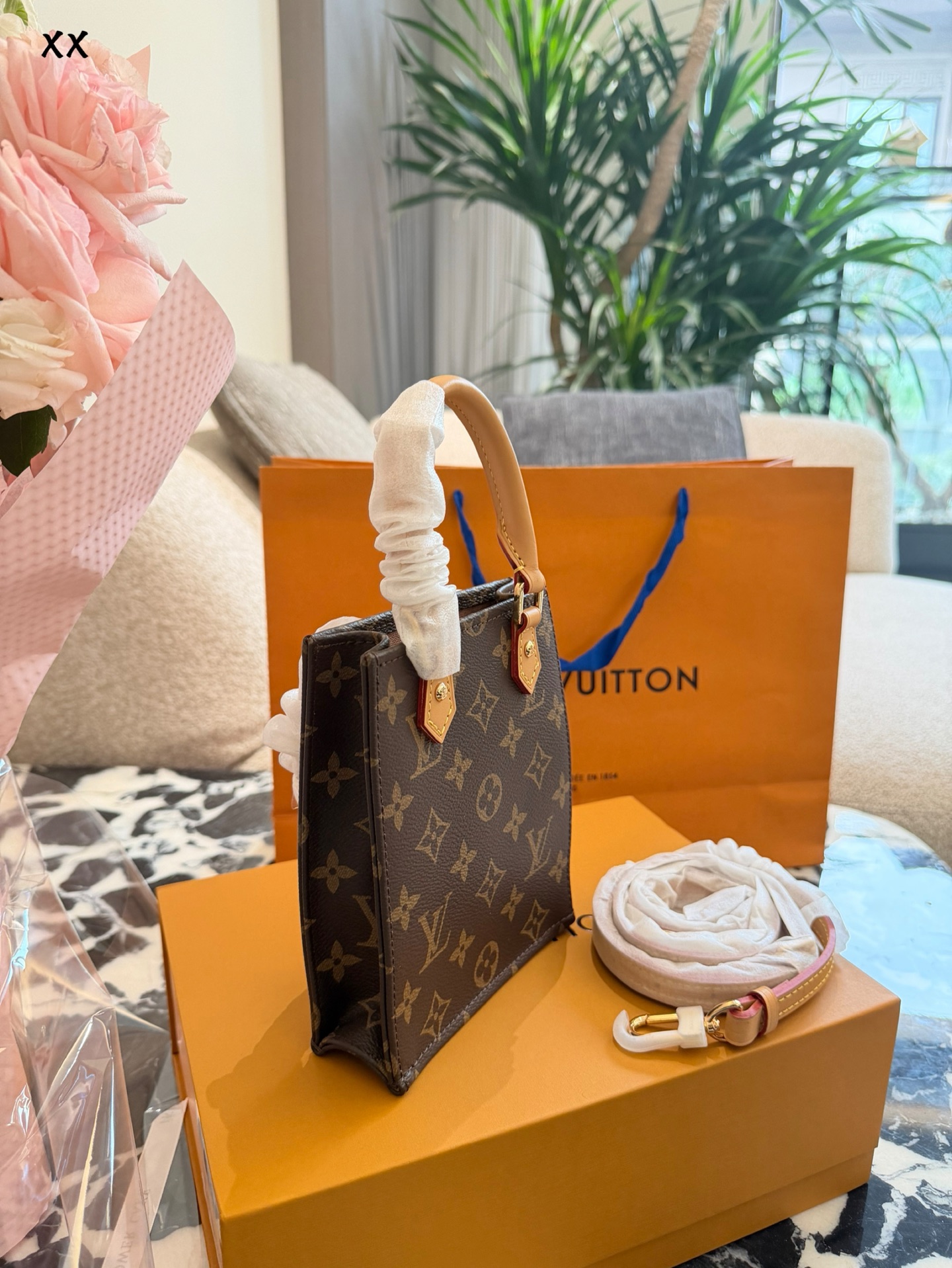 Louis Vuitton Petit Sac Plat Mini Bolso Totes de Lona Monograma Clásico 4 i1760275441885 2085 0 2