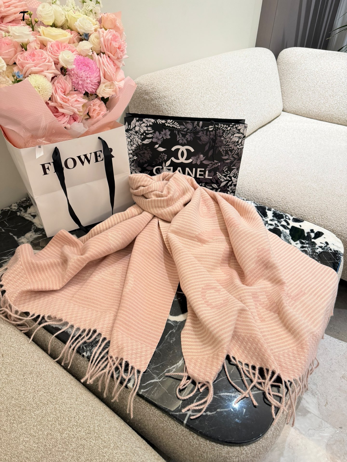 Elegante Bufanda/Chal Chanel de Lana con Flecos y Diseño Geométrico para Otoño/Invierno 7 i1760276769038 6972 0 5