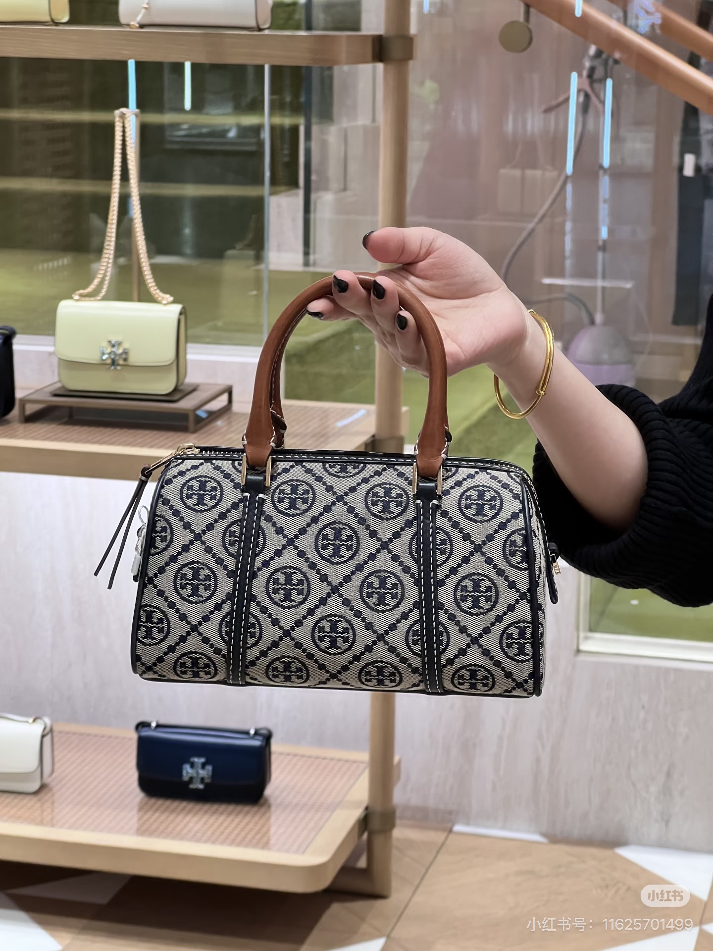 _dkF9sacXFG6EvuAjZoINa_bHHZWlancbp8KvAmw