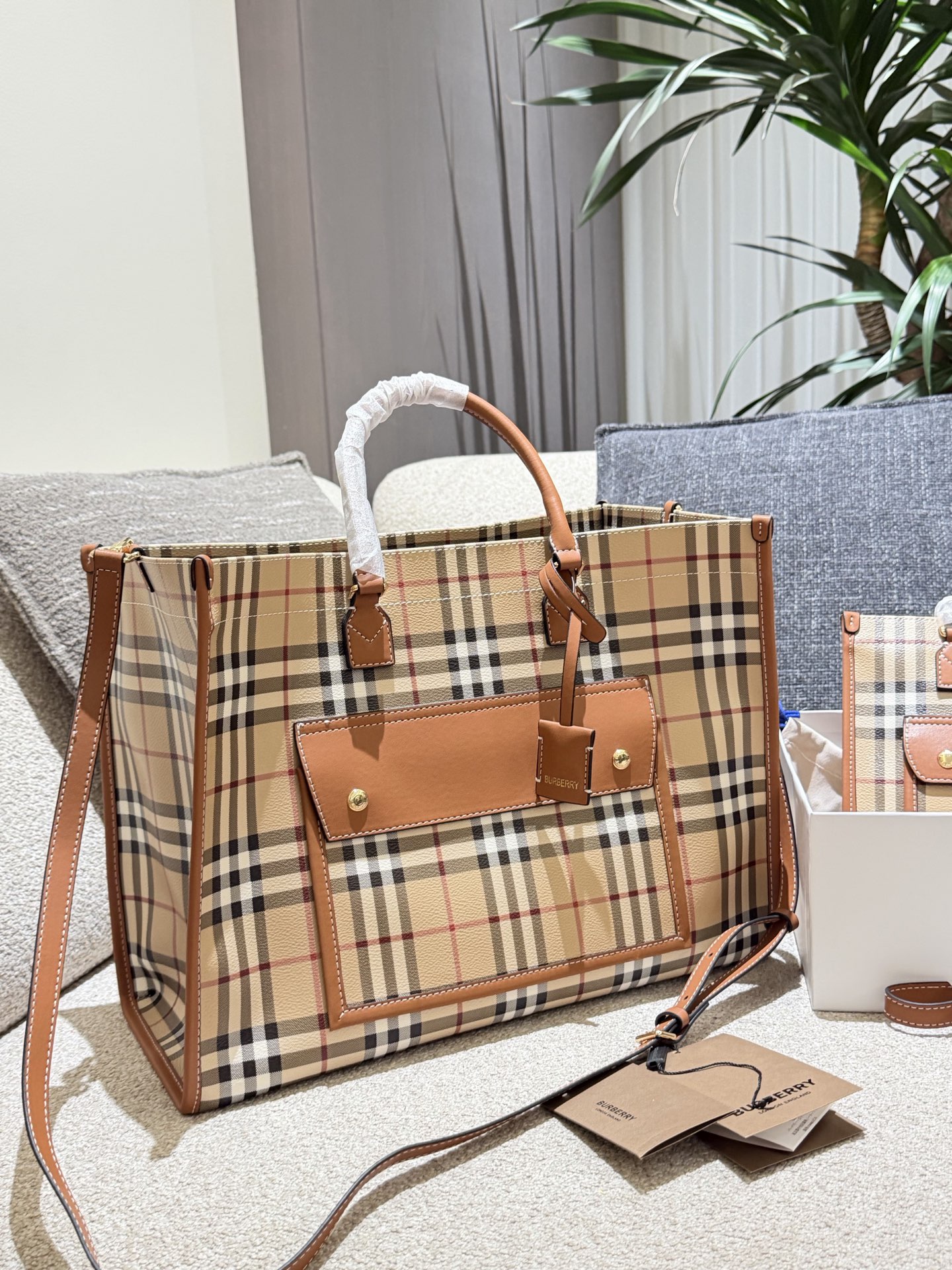 Burberry bag BURBERRY | ， ？ — photo 2