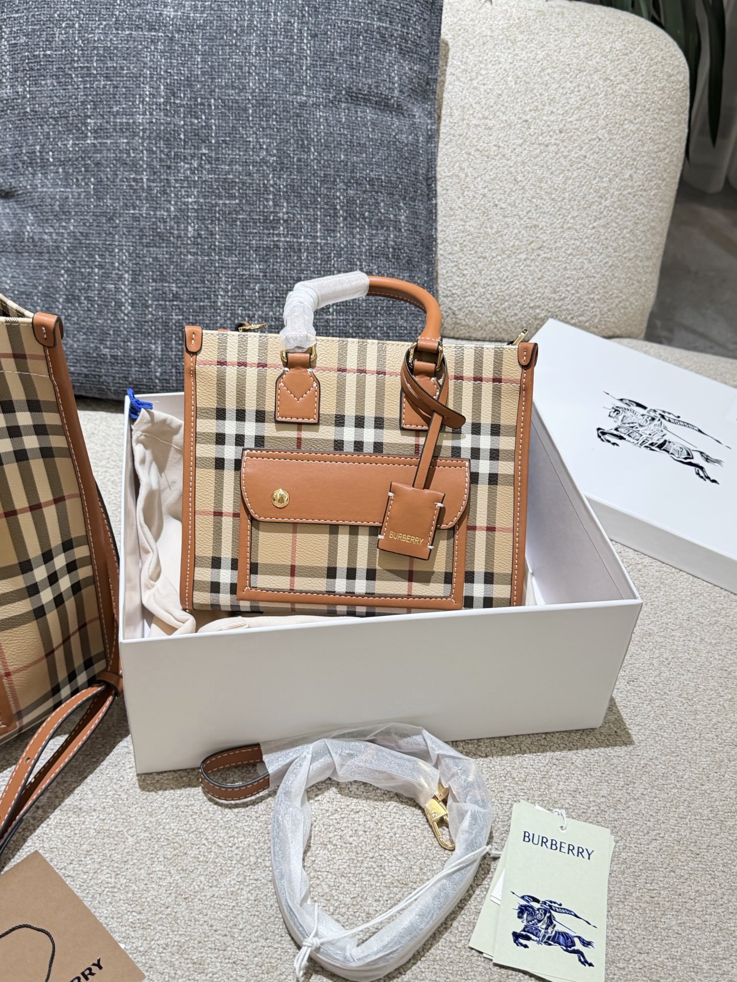 Burberry bag BURBERRY | ， ？ — photo 3