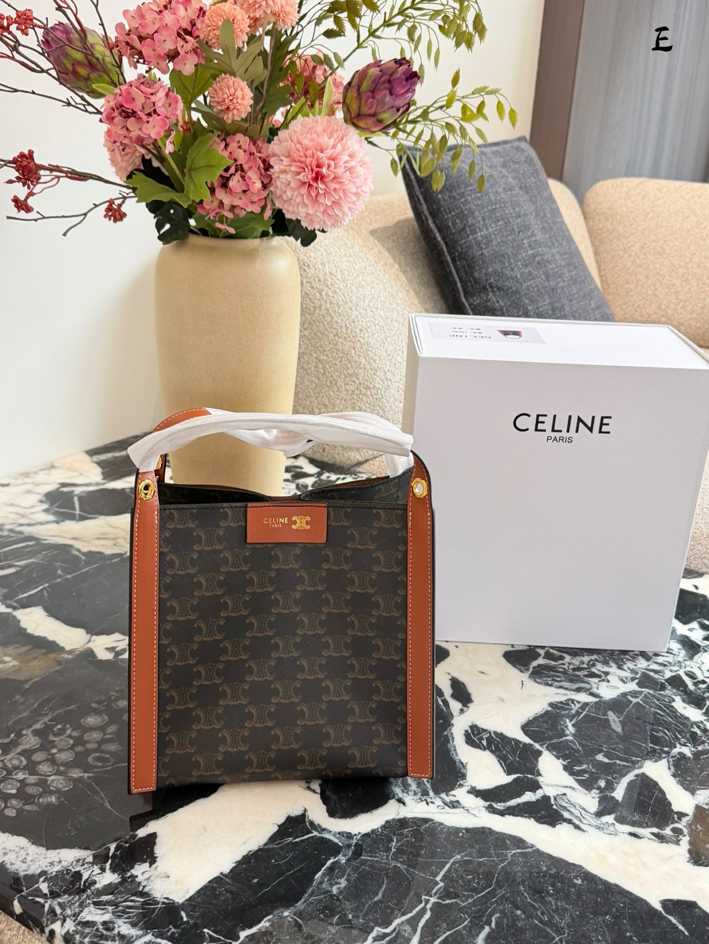 P278 | Celine Presbyopic Cubo New Style | Seasonal Limited | Seasonal Limited Handbags For The Christmas Month | Lazy And Relaxed Shopping Bag | Celine Classic Presbyopic Niche Fashion | Celine Arc De Triomphe Arc De Triomphe | 20cm With Box Shoulder Strap