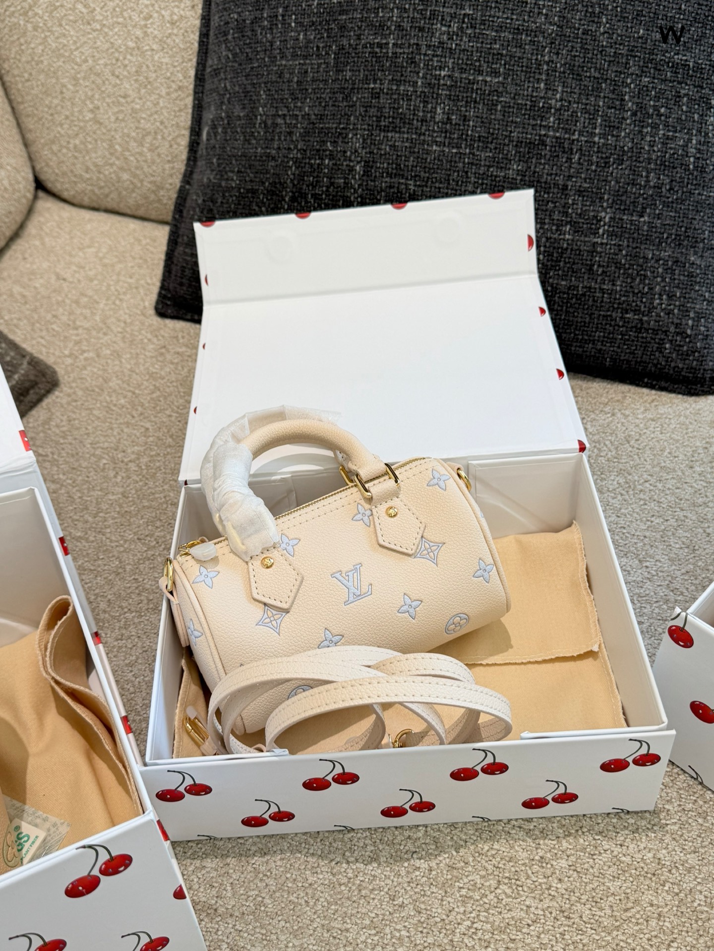 _dkF9sacXFG6EvuwrYoYpc_LLAZWBancbp86jDnQ