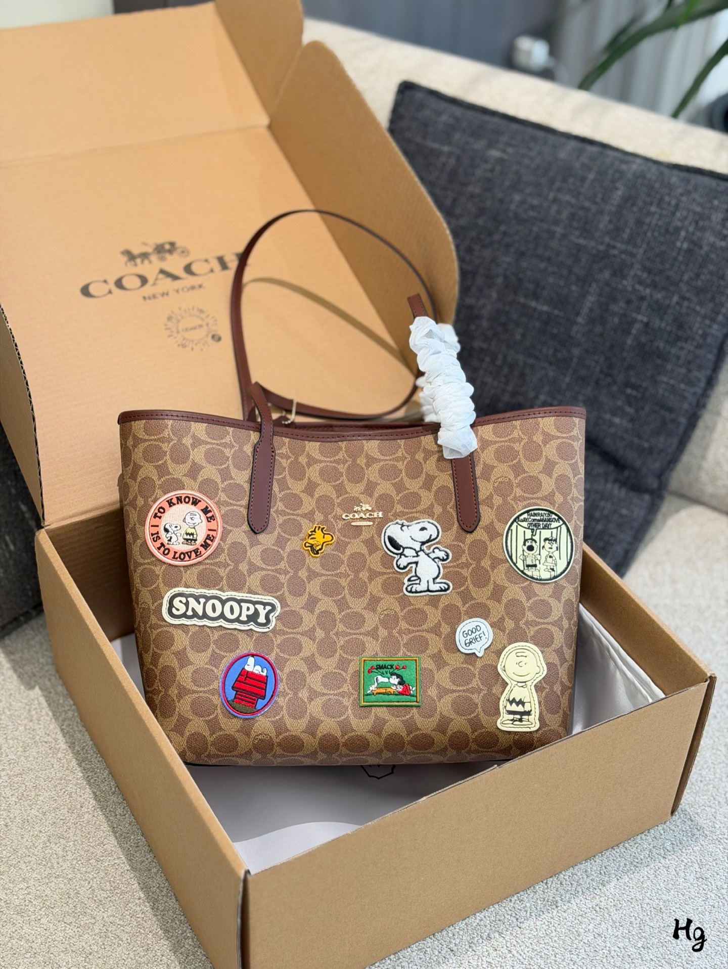 Con forro interior, Coach bolso tote City edición Snoopy 👜 Coach x Peanuts Snoopy edición City tote, lona clásica marr…