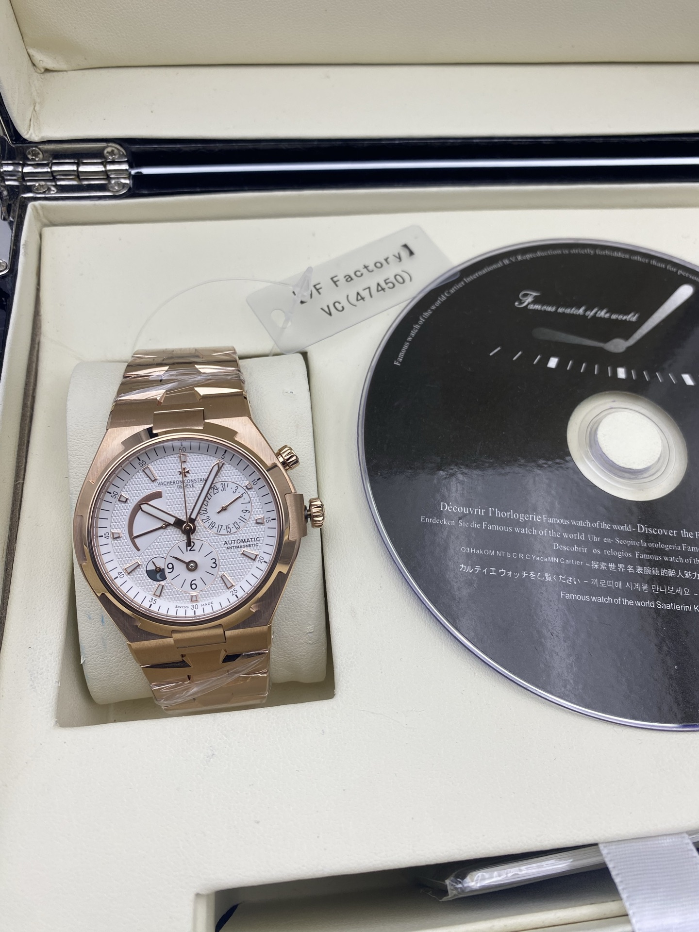 NO:148166,Belt, steel belt, 2700 [9F Factory New Product] Vacheron Constantin VC Crossing the Four Seas (47450) Multifunctional Men's Automatic Mechanical Watch!  MIYOTA machine heart-changing all-in-one machine has 28,800 oscillations per hour, and its power reserve is 40 hours!  The watch is 42 mm in diameter, the case thickness is 12, the dense bottom cover design, and the waterproof depth is 150 meters!  316 stainless steel, sapphire glass, watch strap with optional belt, tape, steel strap, and clasp folding buckle!  [Introduction to the dial function layout] The kinetic energy storage function display at 10 o'clock, the calendar function display at 2 o'clock, the second time zone function display at 6 o'clock, and the 24-hour day and night function display at 7-8 o'clock!  , vacheron19860909皮带 枚 钢带 枚2700【9F Factory 新品】江诗丹顿VC纵横四海(47450)多功能男士自动机械腕表！ MIYOTA机心改一体机28800每小时震荡次数,动力储存40小时！表经42毫米,表壳厚度12,密底底盖设计,防水深度150米！316精钢,蓝宝石玻璃,表带可选皮带、胶带、钢带,表扣折叠扣！【表盘功能布置介绍】10点位的动能储存功能显示, 2点位的日历功能显示,6点位第二时区功能显示,7-8点位24小时昼夜功能显示！,,vacheron,Watch