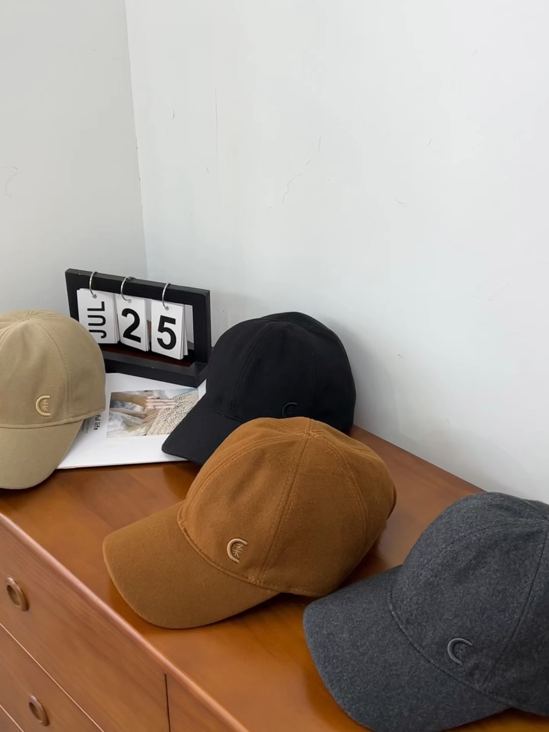 Crafted from fine, soft sheep's wool for optimal comfort and thermal ins - Hat