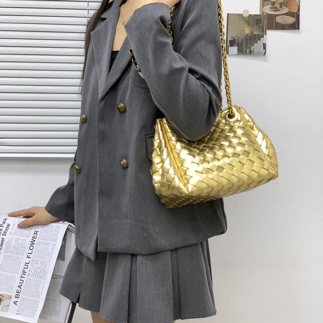 🌿2025早春链条⛓️降落伞-金色
#降落伞链条款增加了另一种“知性高贵”的美感💐，链条可以调节不一样的