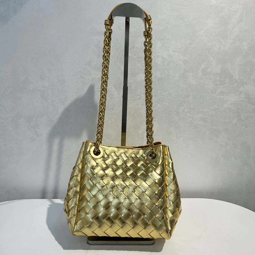 🌿2025早春链条⛓️降落伞-金色
#降落伞链条款增加了另一种“知性高贵”的美感💐，链条可以调节不一样的