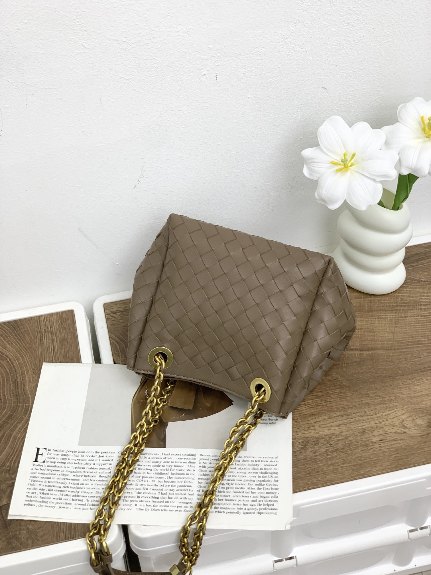 🌿2025早春链条⛓️降落伞-松果棕
#降落伞链条款增加了另一种“知性高贵”的美感💐，链条可以调节不一样