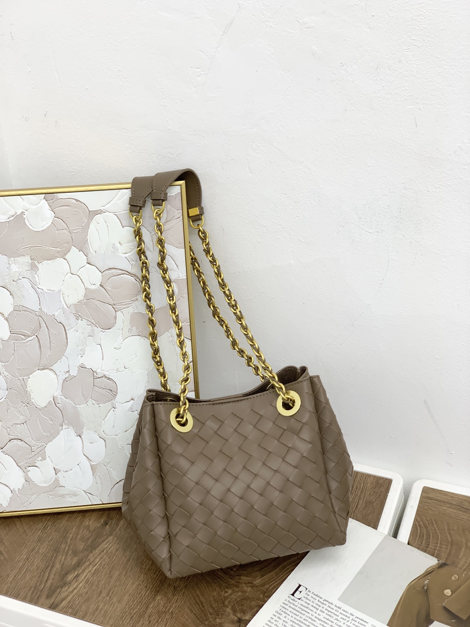 🌿2025早春链条⛓️降落伞-松果棕
#降落伞链条款增加了另一种“知性高贵”的美感💐，链条可以调节不一样