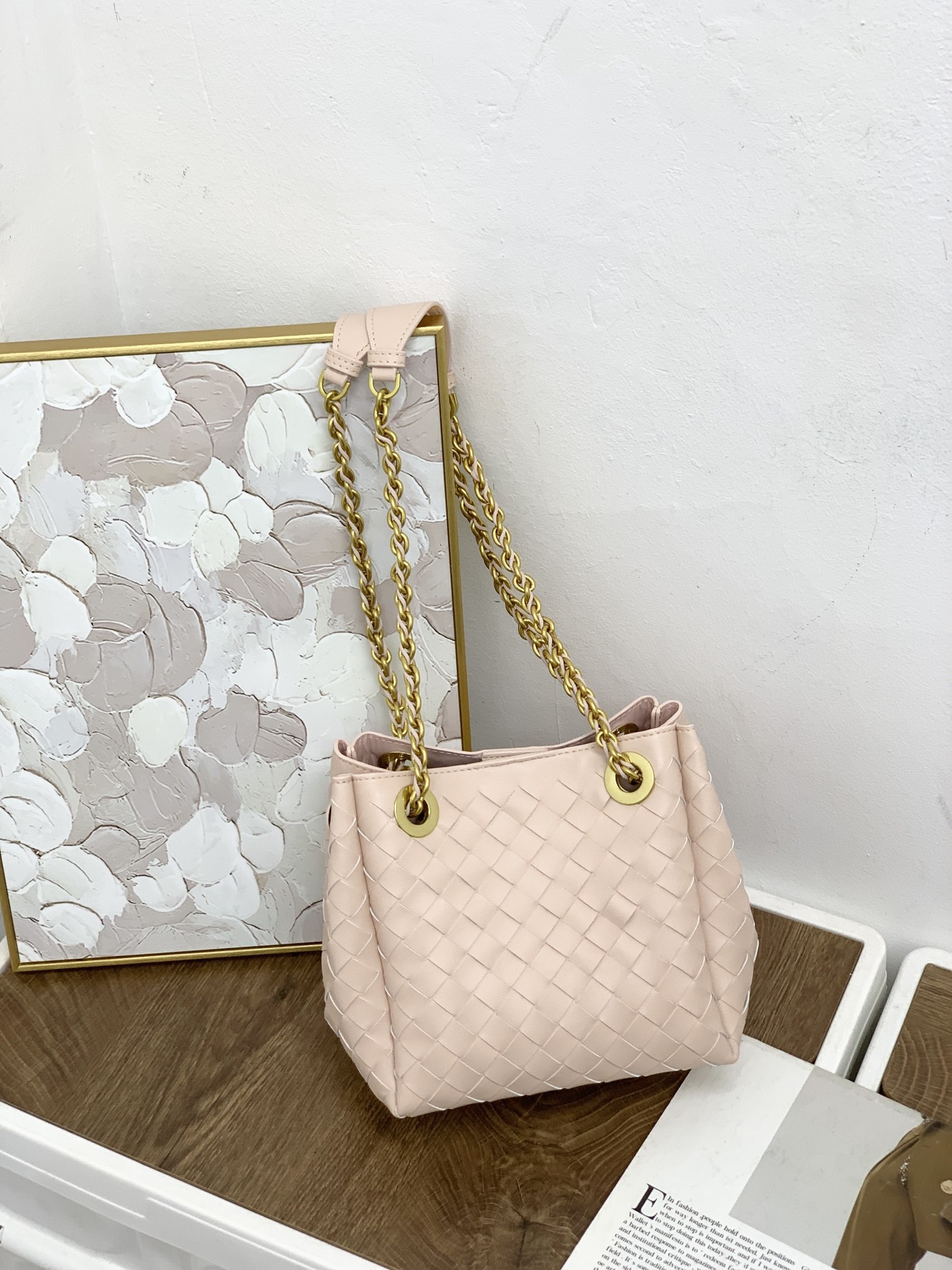 🌿2025早春链条⛓️降落伞-浮雕粉
#降落伞链条款增加了另一种“知性高贵”的美感💐，链条可以调节不一样