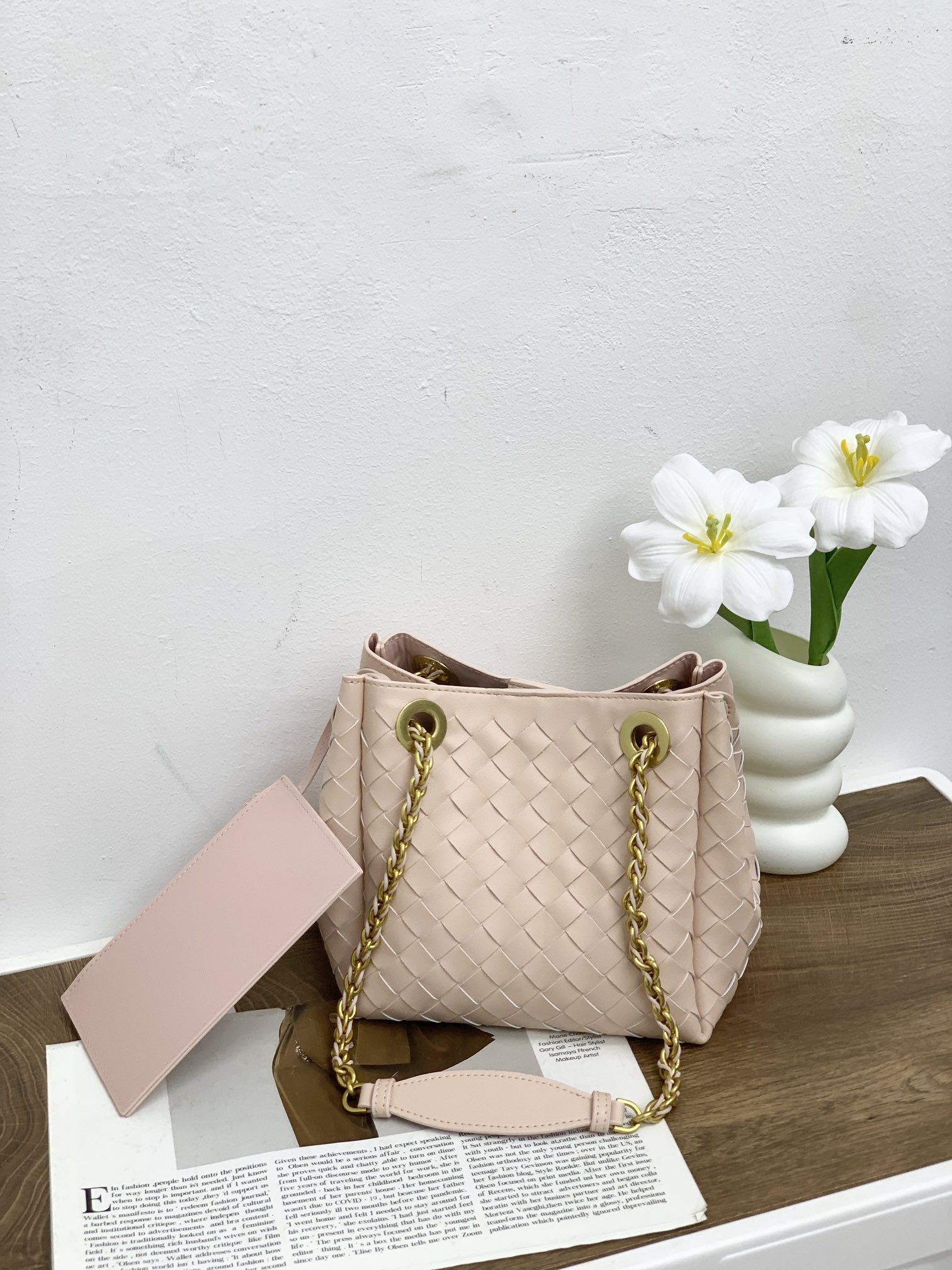 🌿2025早春链条⛓️降落伞-浮雕粉
#降落伞链条款增加了另一种“知性高贵”的美感💐，链条可以调节不一样