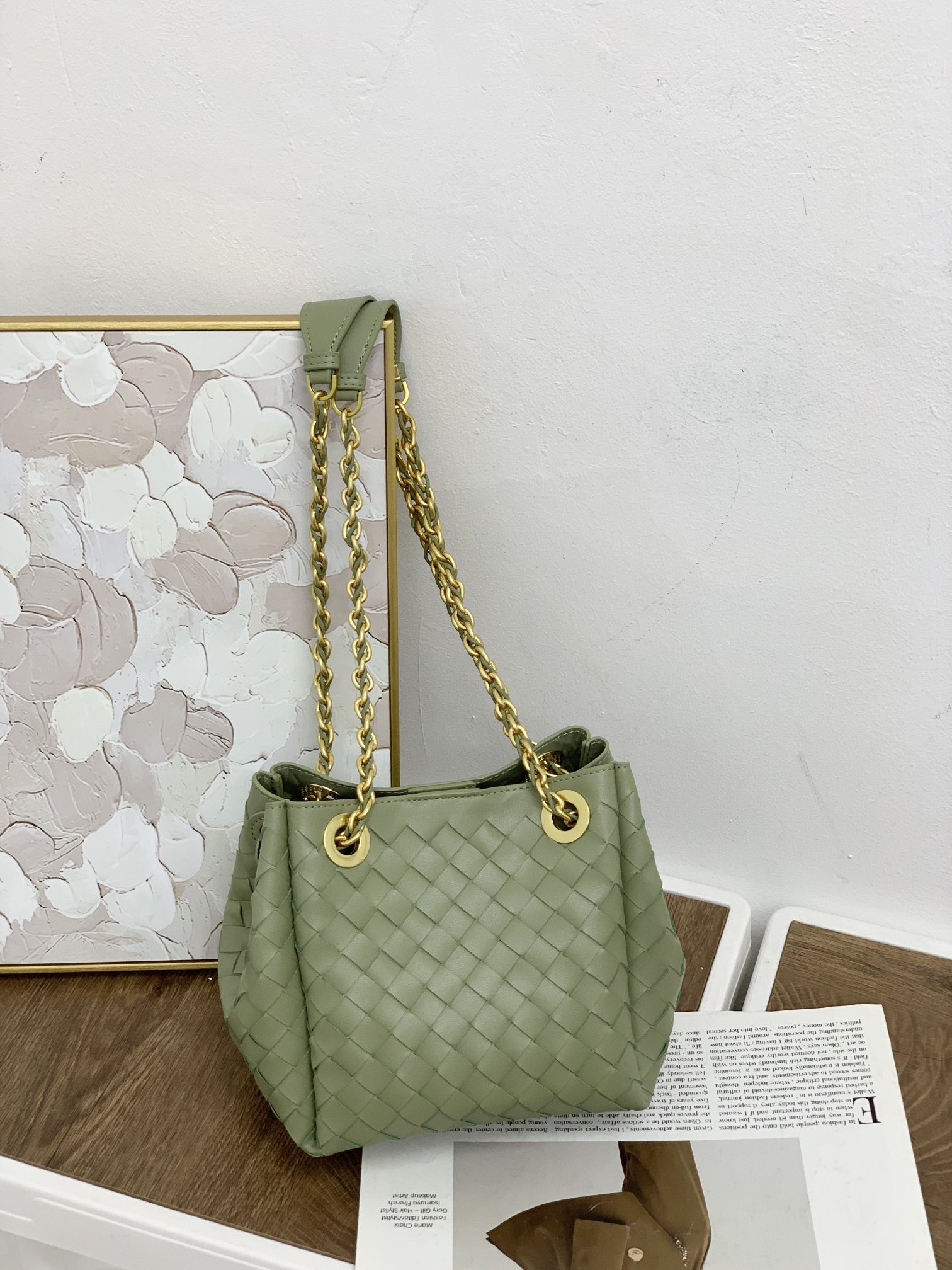 🌿2025早春链条⛓️降落伞-洞石绿
#降落伞链条款增加了另一种“知性高贵”的美感💐，链条可以调节不一样