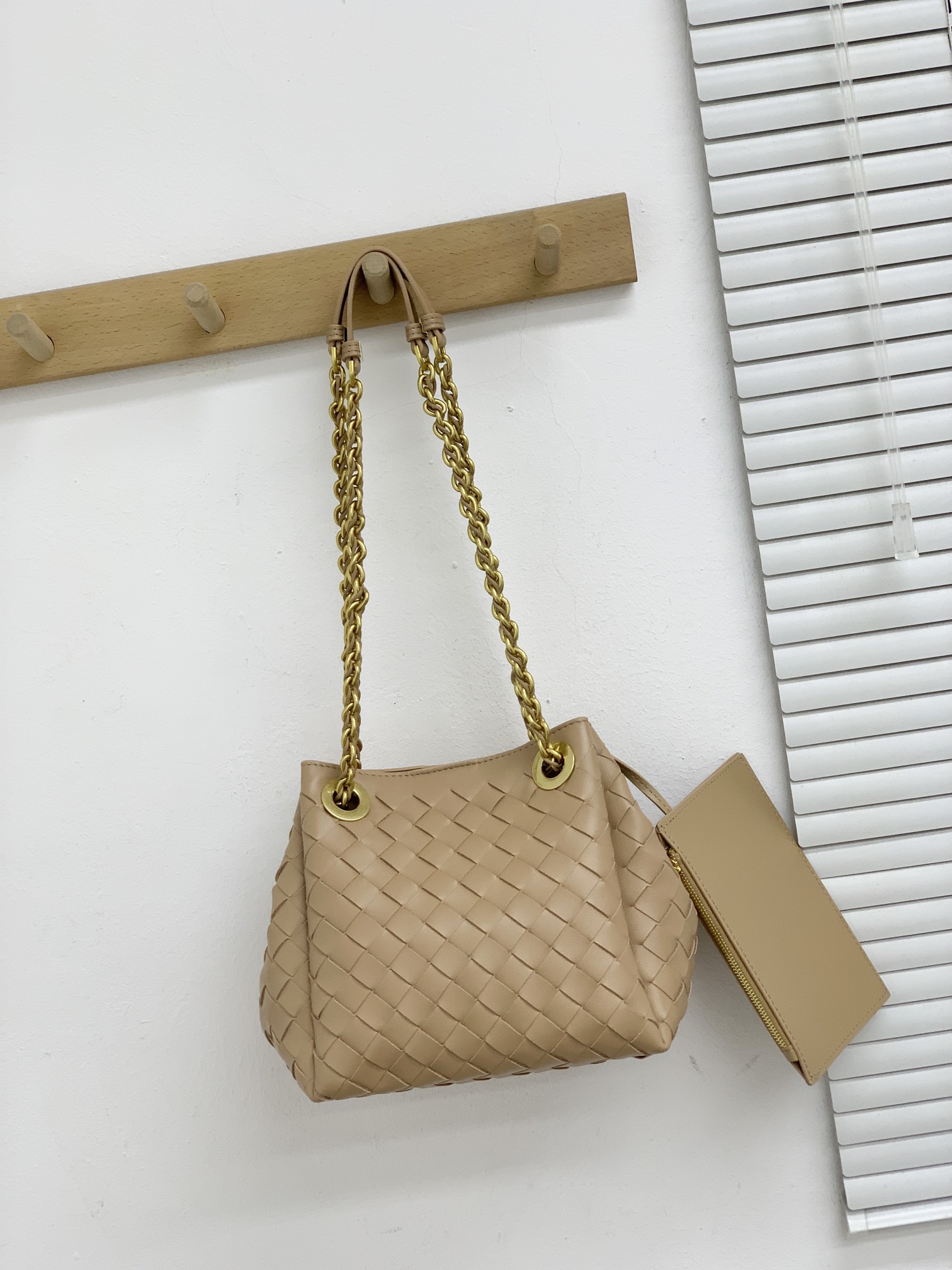 🌿2025早春链条⛓️降落伞-奶茶
#降落伞链条款增加了另一种“知性高贵”的美感💐，链条可以调节不一样的