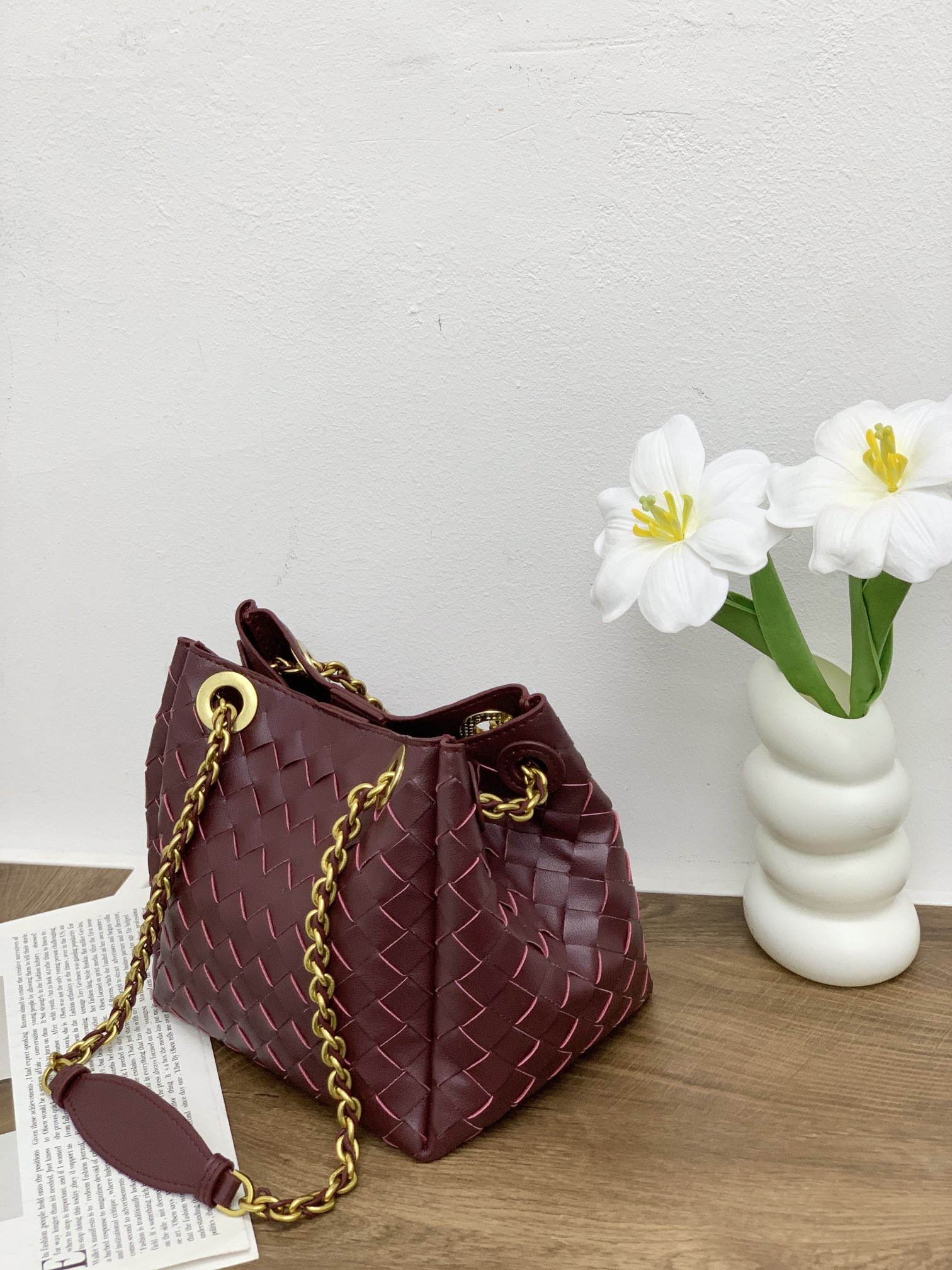 🌿2025早春链条⛓️降落伞-酒红
#降落伞链条款增加了另一种“知性高贵”的美感💐，链条可以调节不一样的