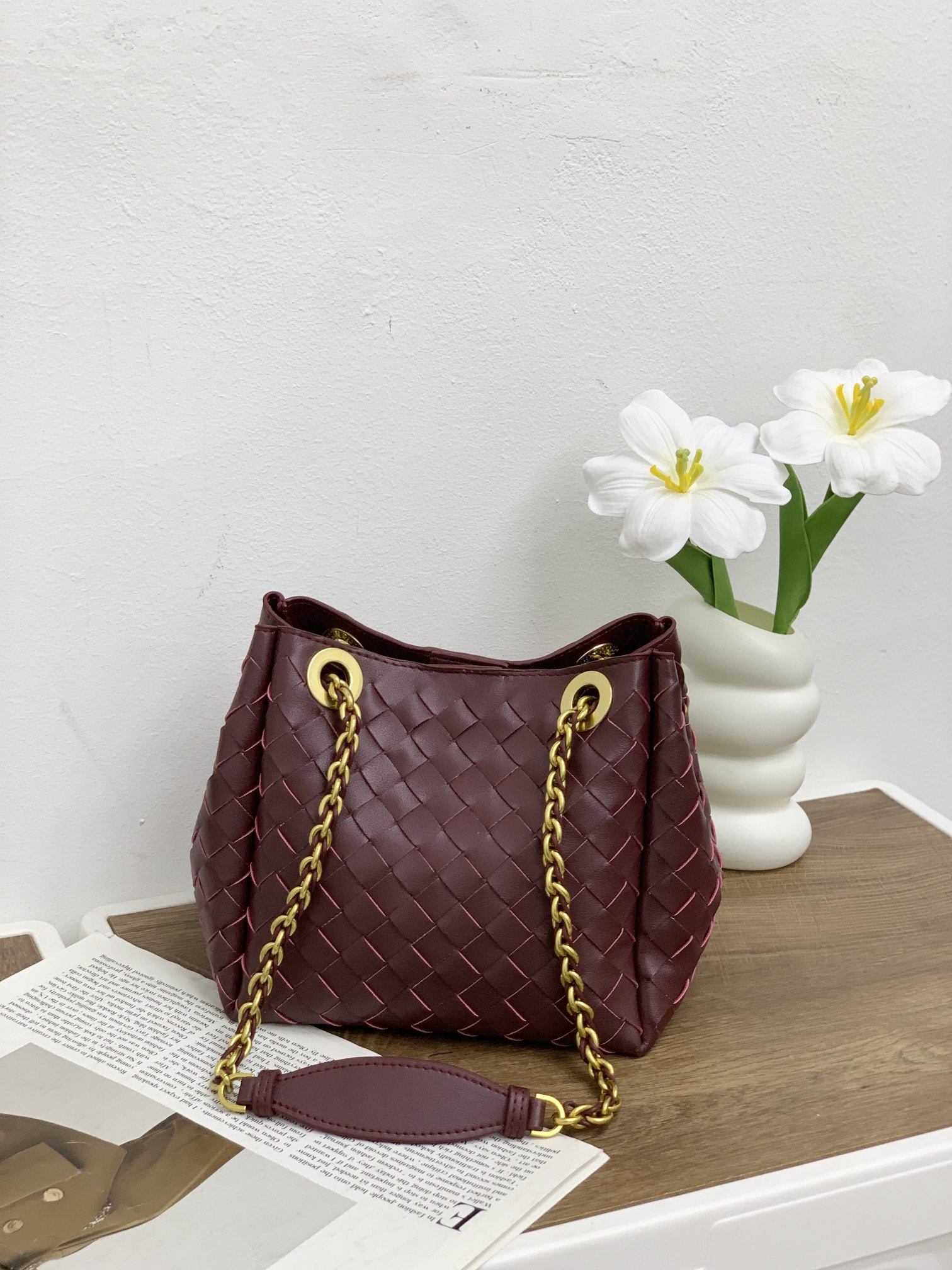 🌿2025早春链条⛓️降落伞-酒红
#降落伞链条款增加了另一种“知性高贵”的美感💐，链条可以调节不一样的