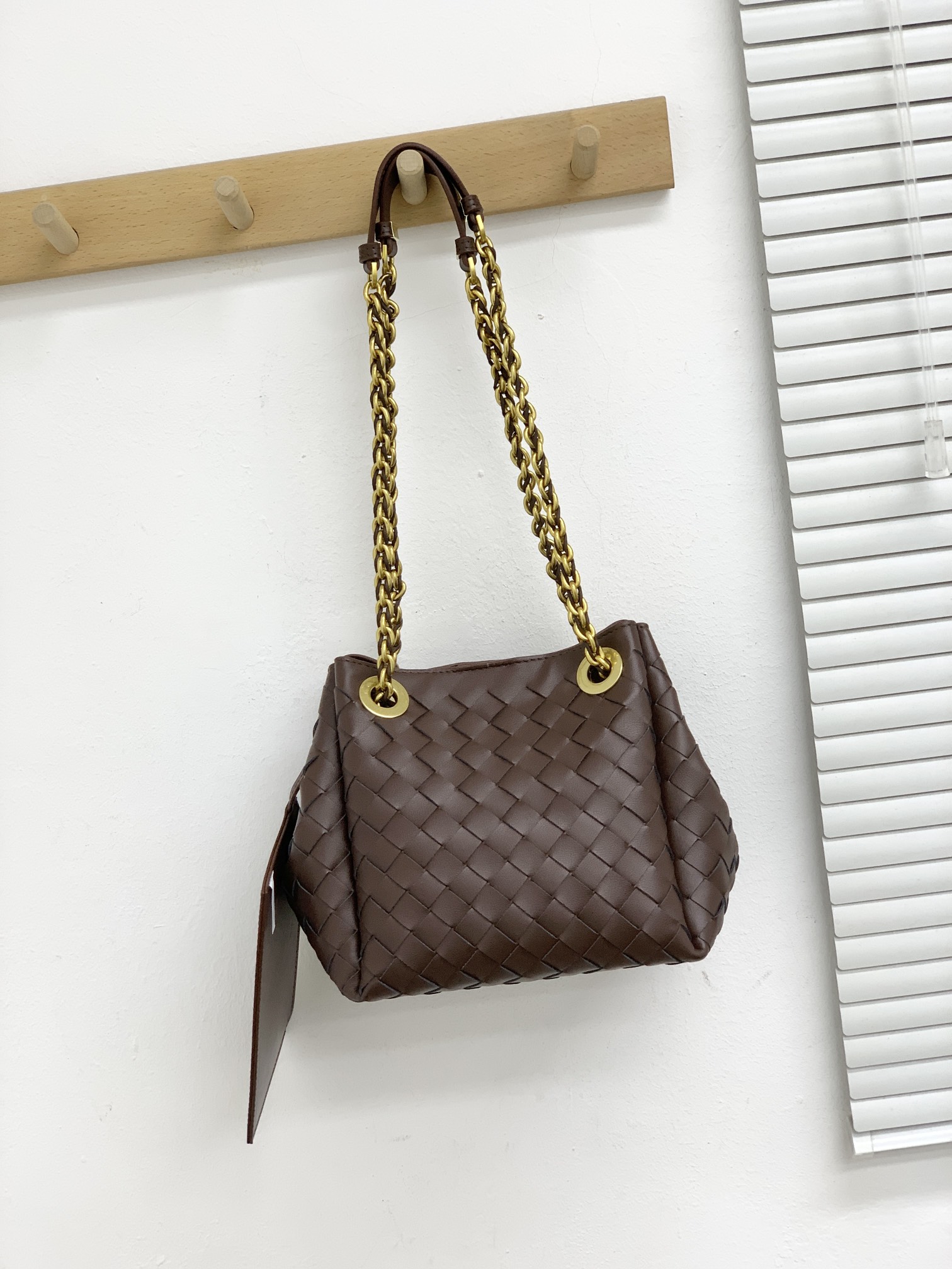 🌿2025早春链条⛓️降落伞-咖啡
#降落伞链条款增加了另一种“知性高贵”的美感💐，链条可以调节不一样的