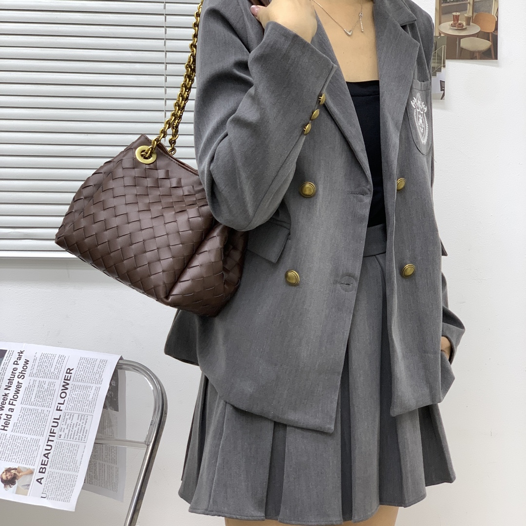 🌿2025早春链条⛓️降落伞-咖啡
#降落伞链条款增加了另一种“知性高贵”的美感💐，链条可以调节不一样的