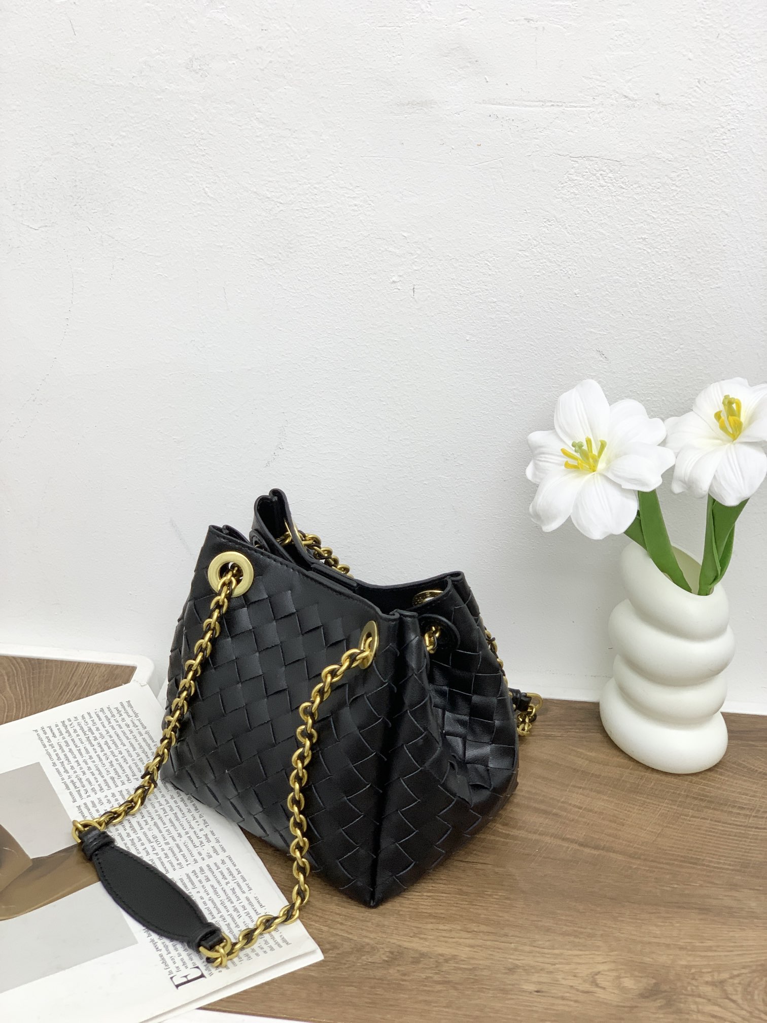 🌿2025早春链条⛓️降落伞-黑色
#降落伞链条款增加了另一种“知性高贵”的美感💐，链条可以调节不一样的