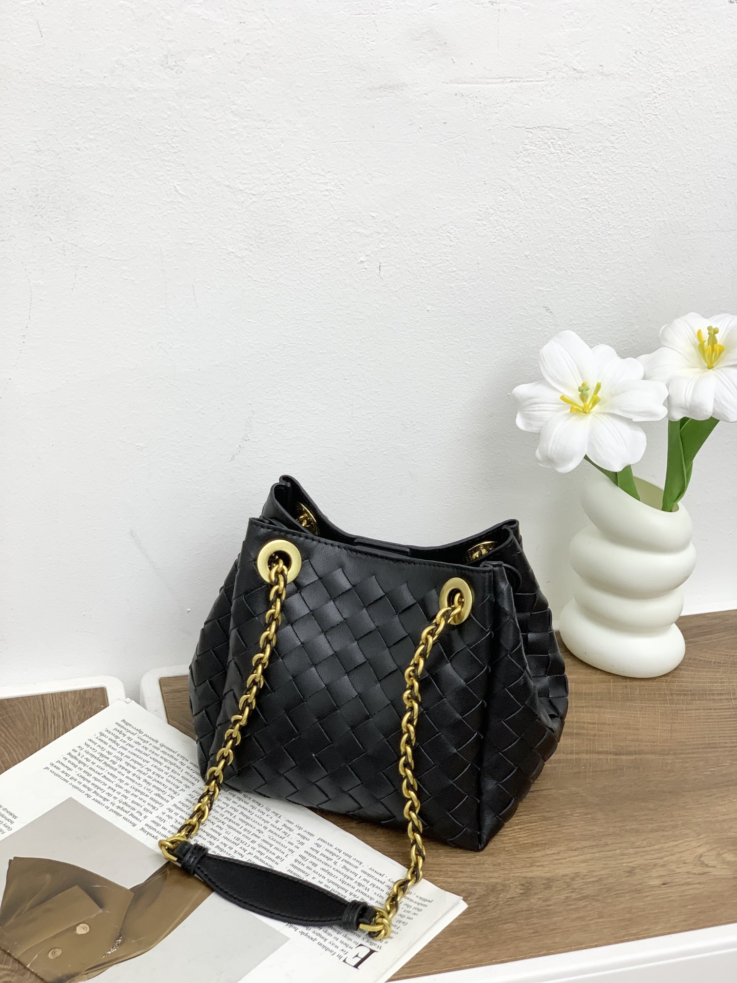 🌿2025早春链条⛓️降落伞-黑色
#降落伞链条款增加了另一种“知性高贵”的美感💐，链条可以调节不一样的