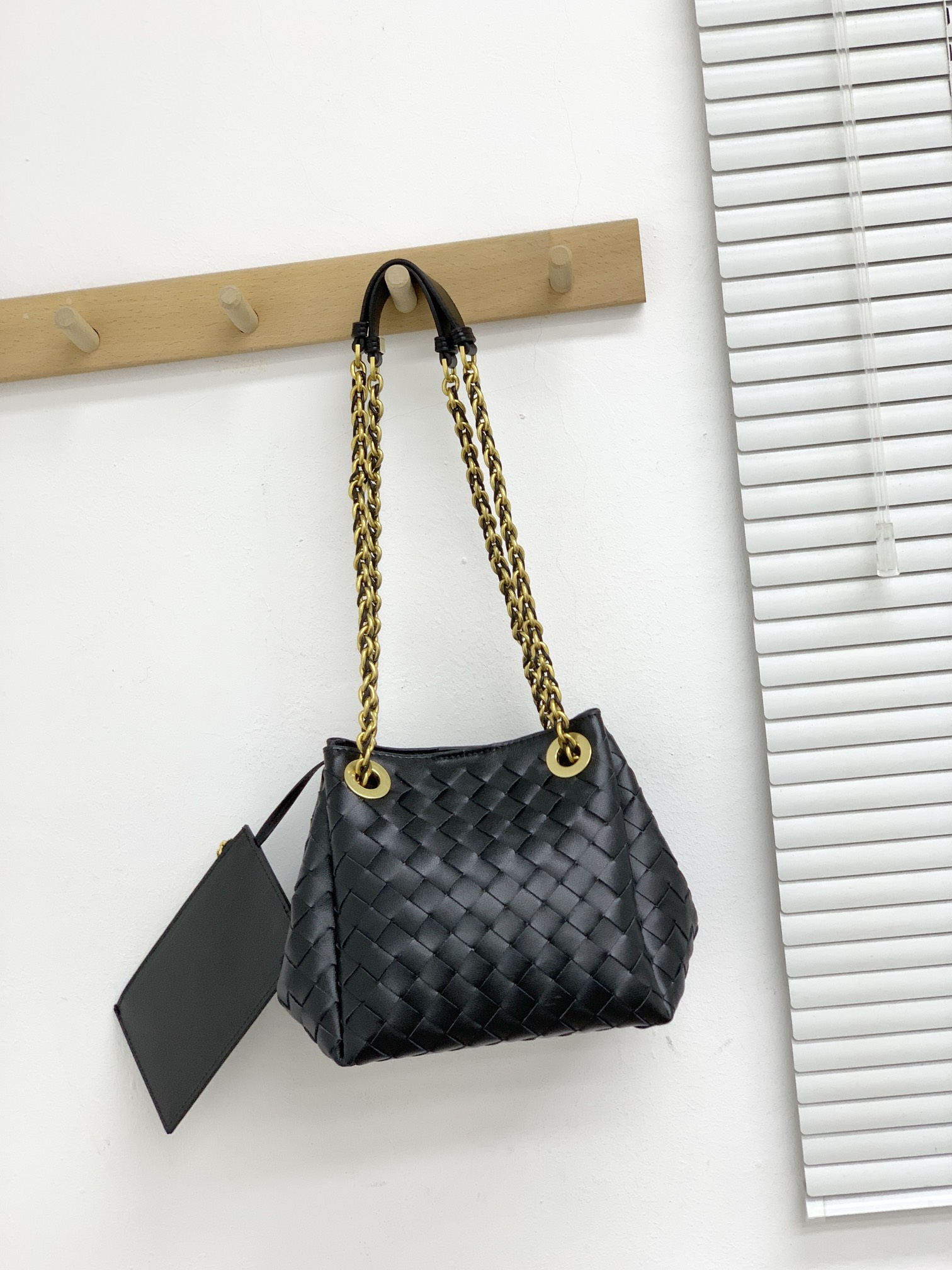 🌿2025早春链条⛓️降落伞-黑色
#降落伞链条款增加了另一种“知性高贵”的美感💐，链条可以调节不一样的