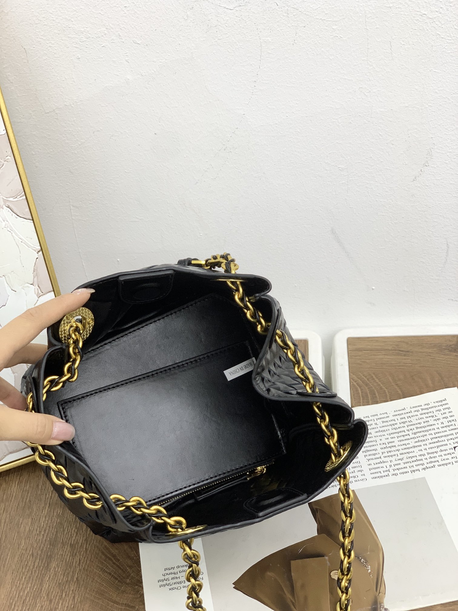 🌿2025早春链条⛓️降落伞-黑色
#降落伞链条款增加了另一种“知性高贵”的美感💐，链条可以调节不一样的