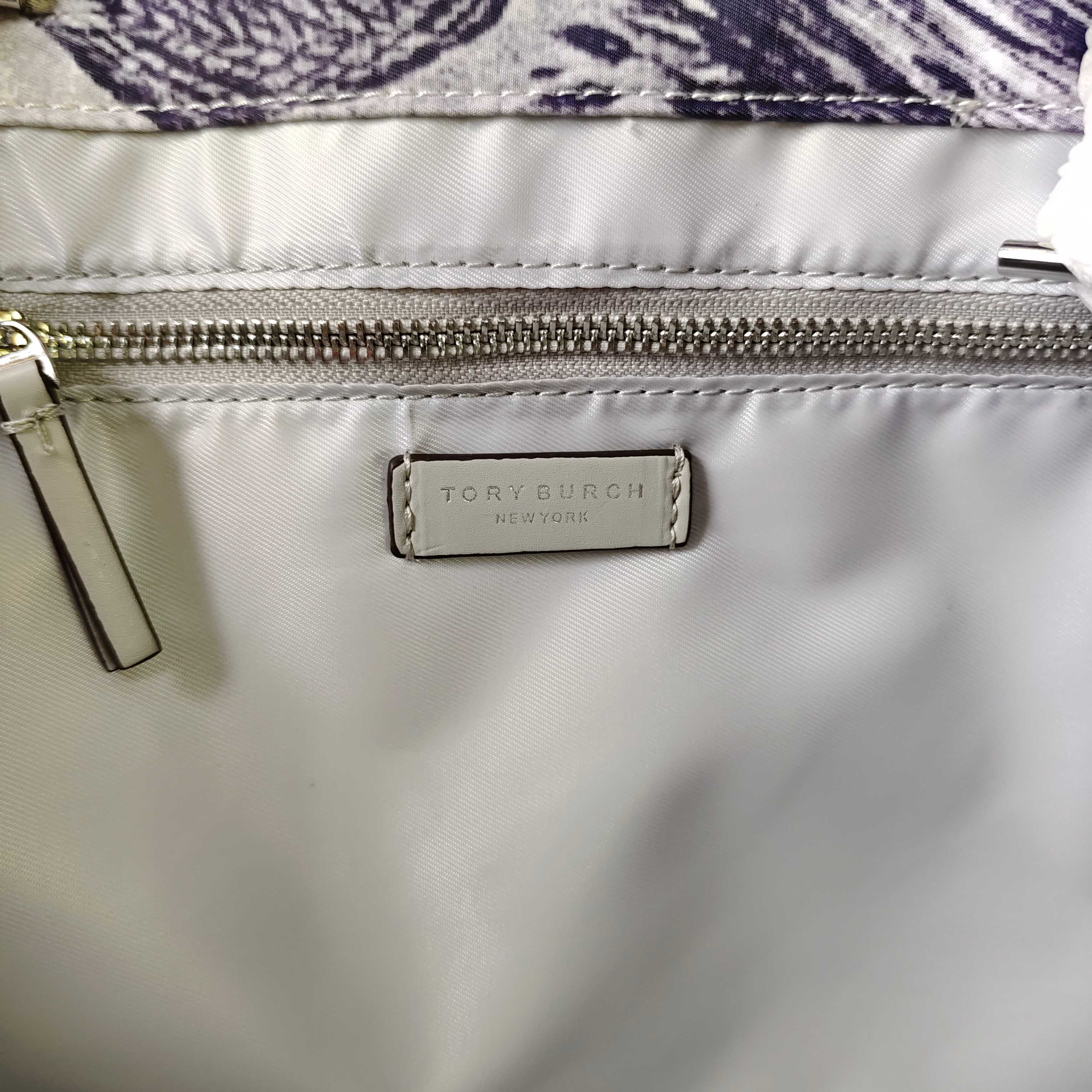 Tory Burch ～ToryBurch 尼龙托特，外星人印花很cool 新品包包系列:Ella 印花链条托特包