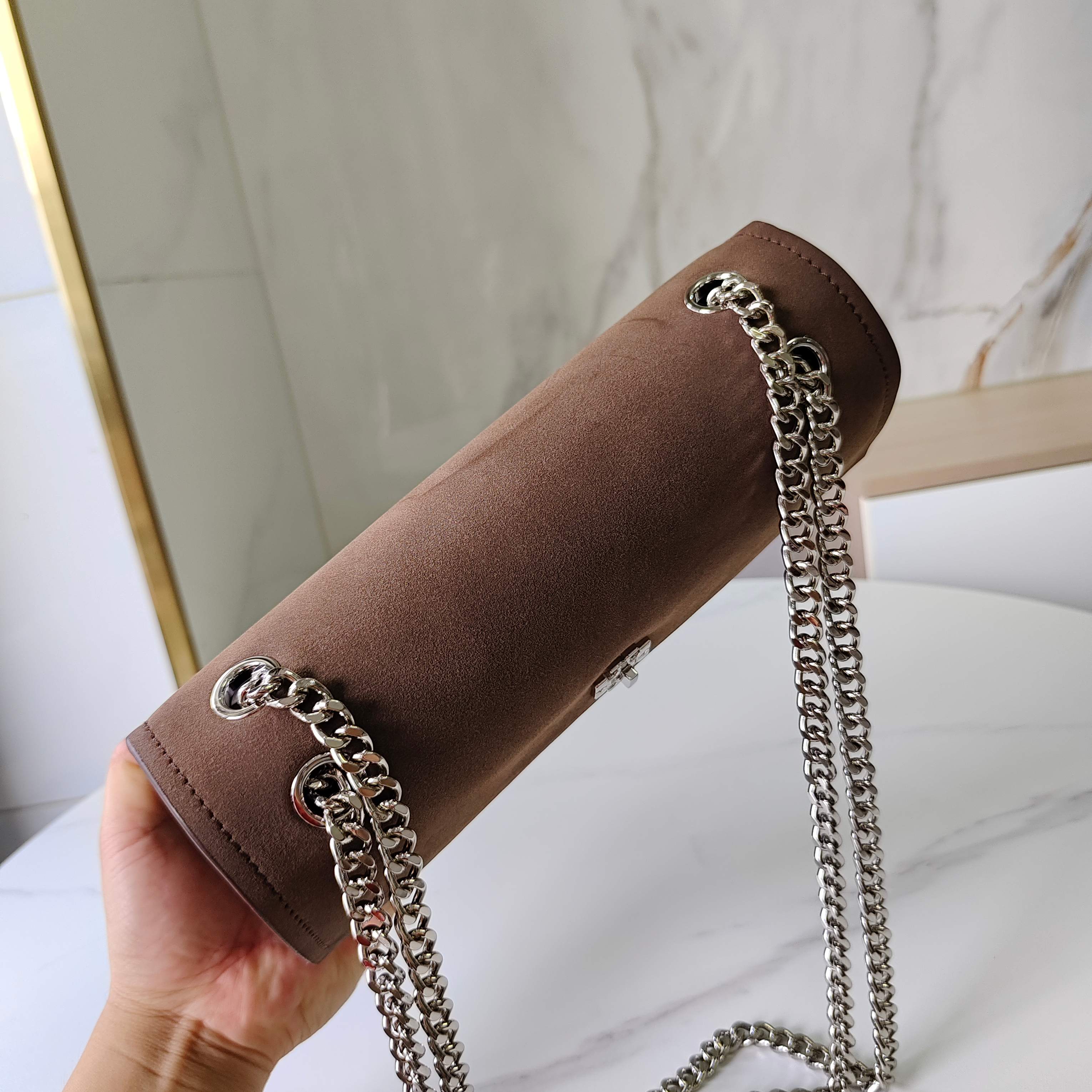 Tory Burch ～Tory Burch Kira岀了超高质的油蜡皮‼