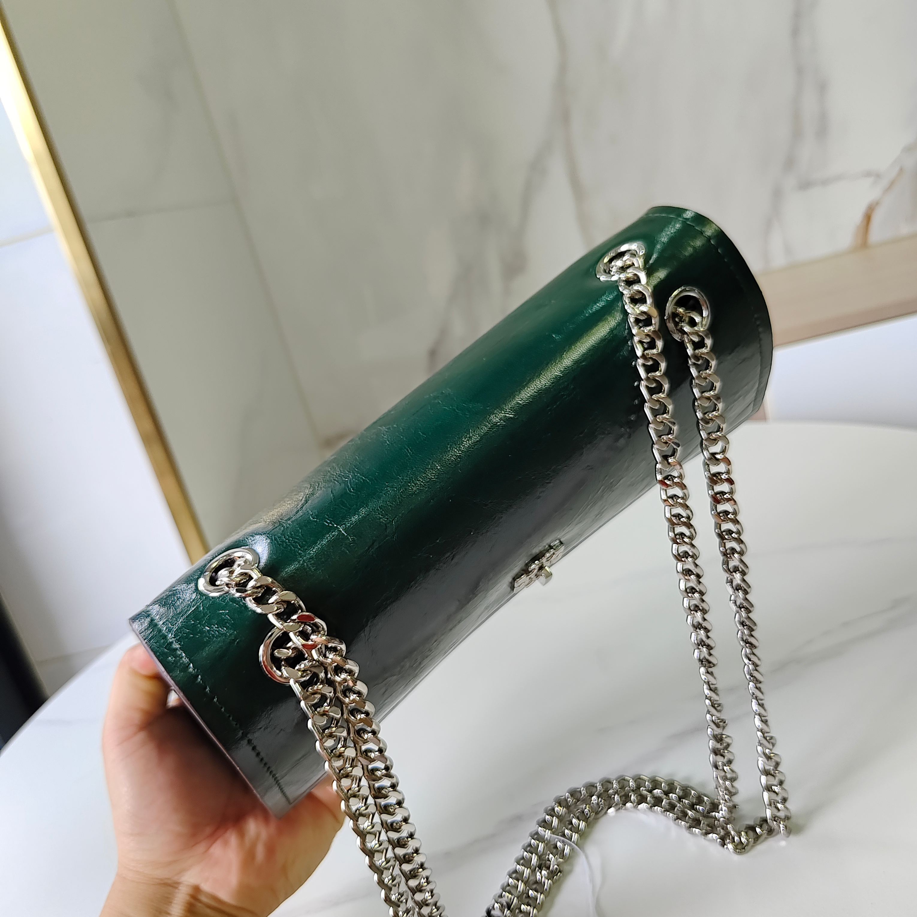 Tory Burch ～Tory Burch Kira岀了超高质的油蜡皮‼