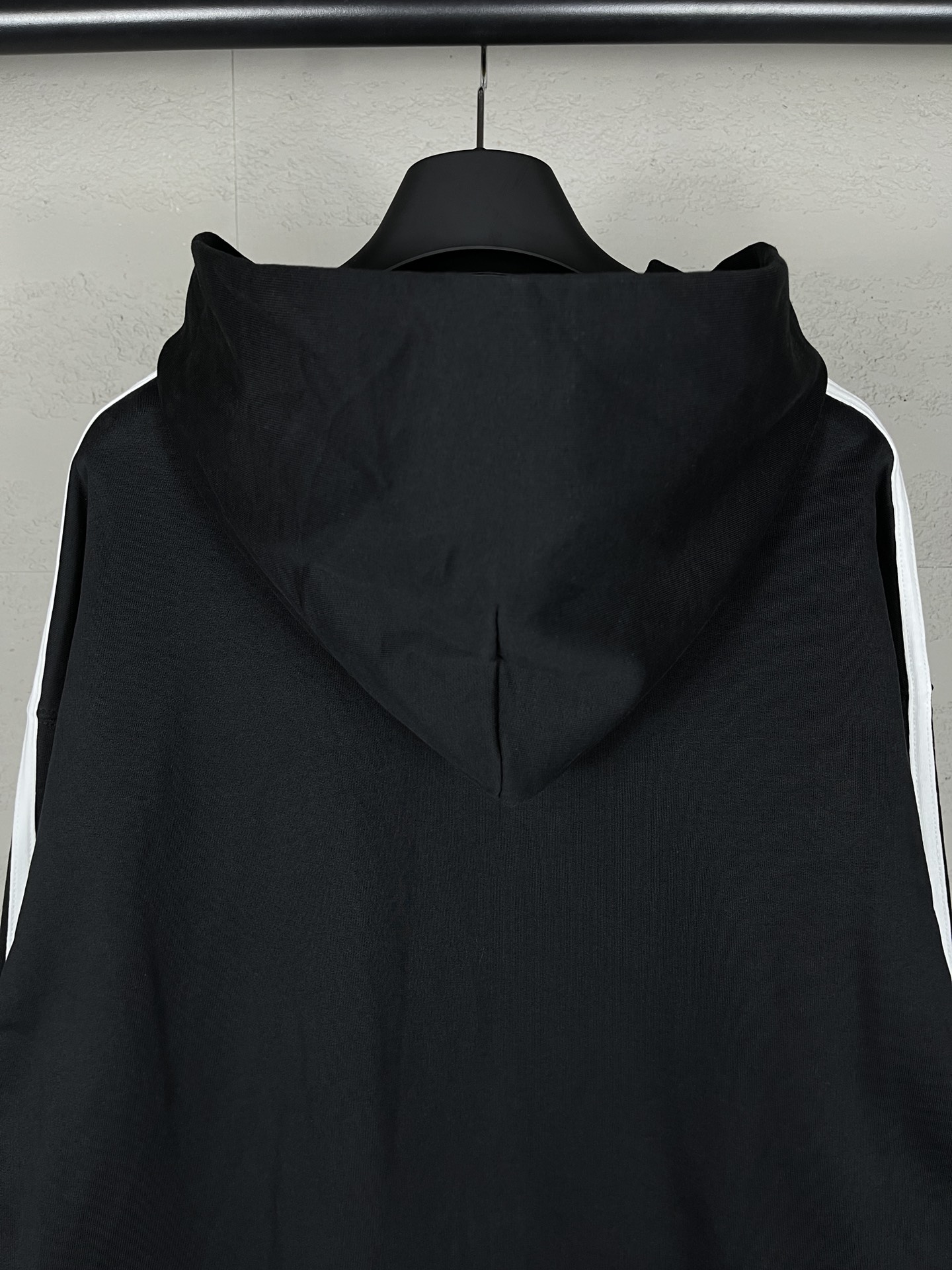 Balenciaga x Adidas Paris Collaboration: Three-Low Logo Shirts Review - 图片 9