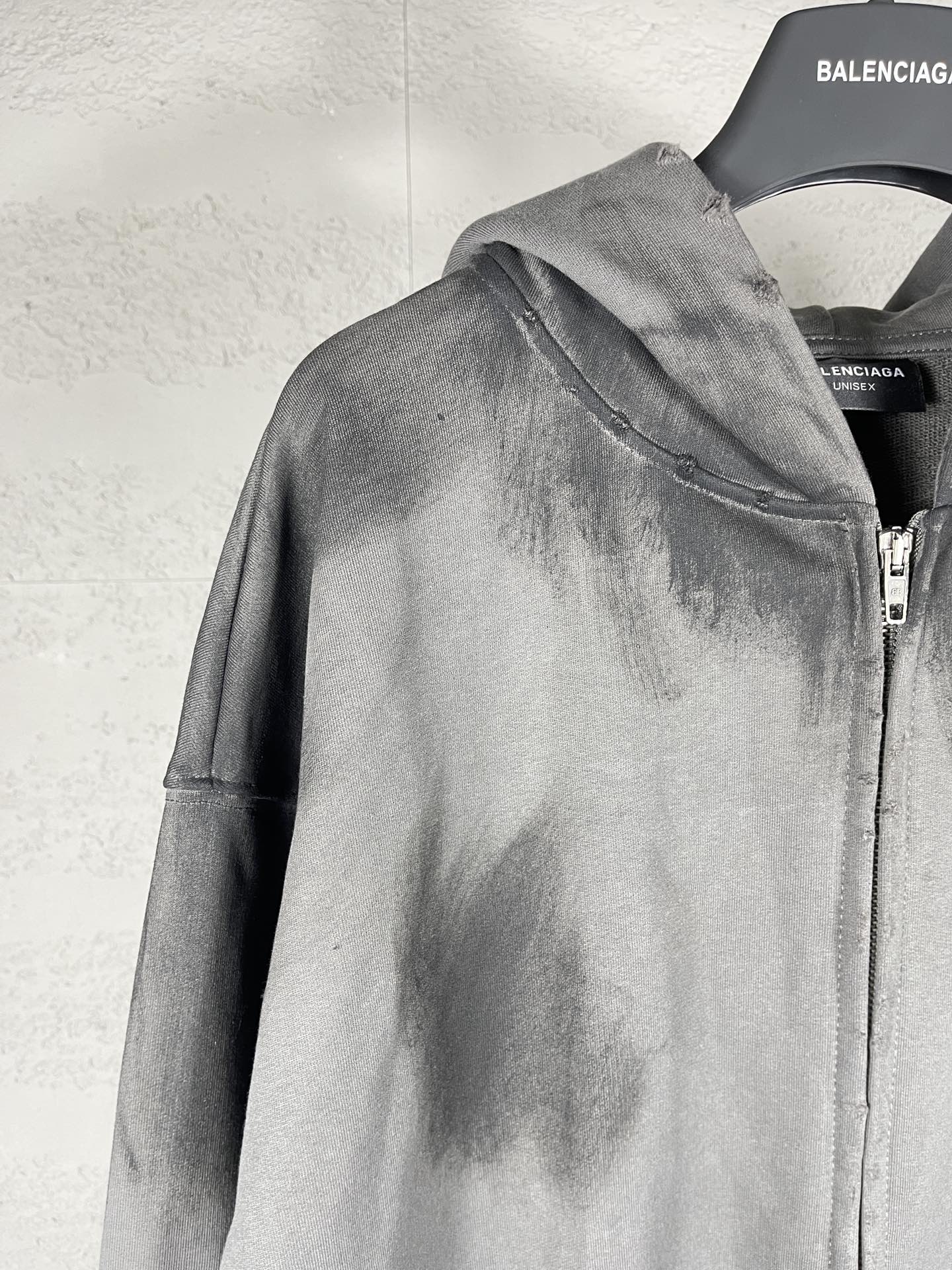 Balenciaga Paris Classic Cotton Coat with Coke Embroidery and Hood – High Quality and Stylish - 图片 4